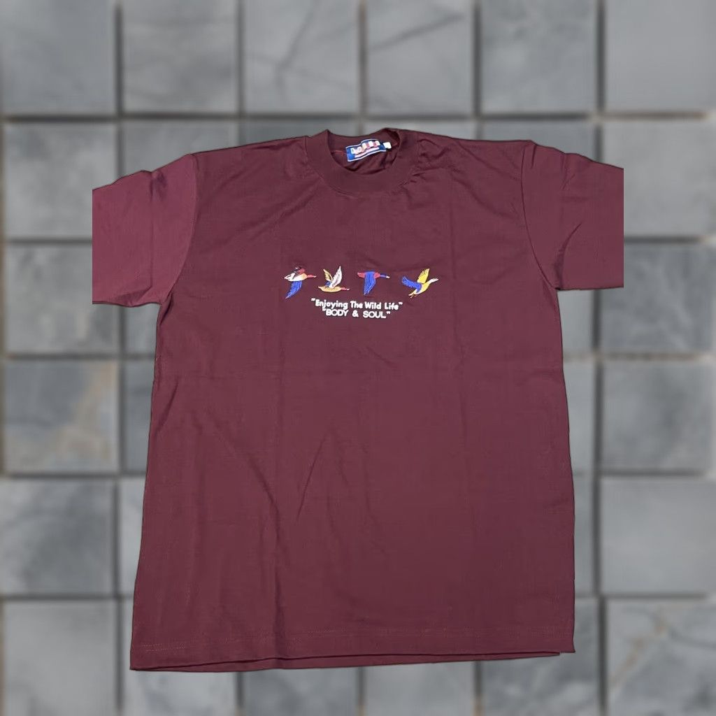 Vintage Body & Soul Embroidered Ducks T-Shirt Burgendy L Mens Regular Large Burgundy Ducks Embroidered Shirt Men Grand Duck Theme Classic Size US L / EU 52-54 / 3 - 1 Thumbnail