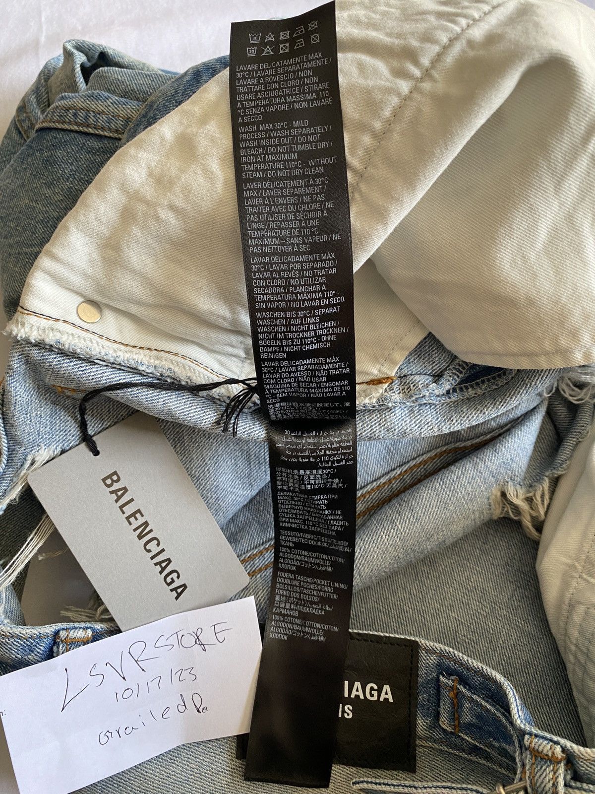 Balenciaga BALENCIAGA Destroyed Super Large Baggy Blue Jean OG size S Size US 32 / EU 48 - 19 Thumbnail