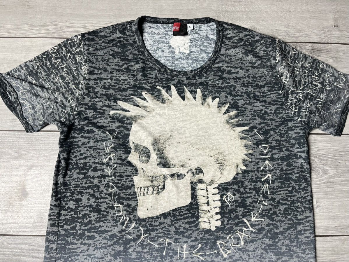 Diesel Vintage Diesel punk skulls tshirt y2k size Large Size US L / EU 52-54 / 3 - 3 Thumbnail