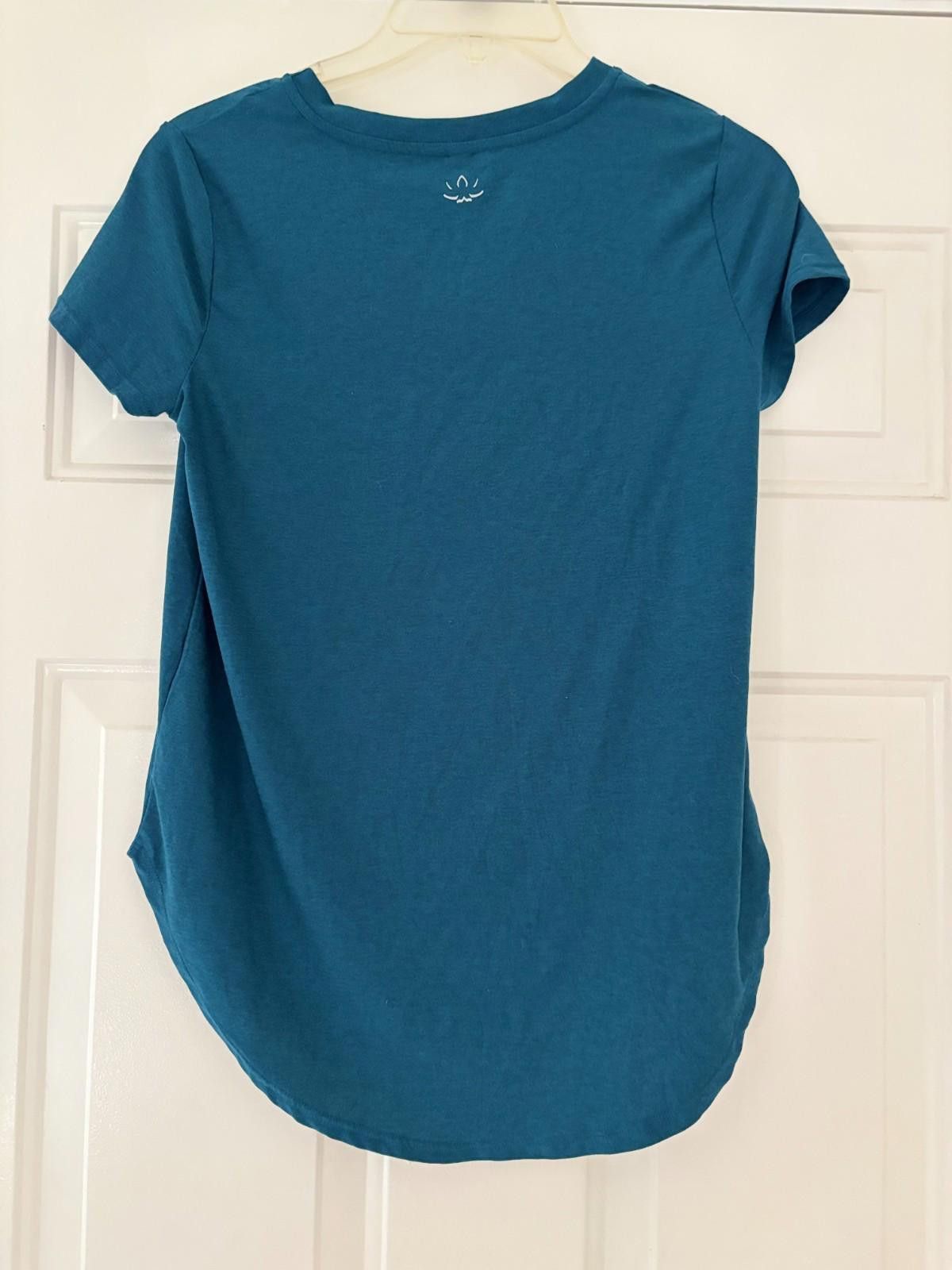 Designer Womens aqua blue green beyond yoga shirt XS or S #263 Size XS / US 0-2 / IT 36-38 - 2 Thumbnail