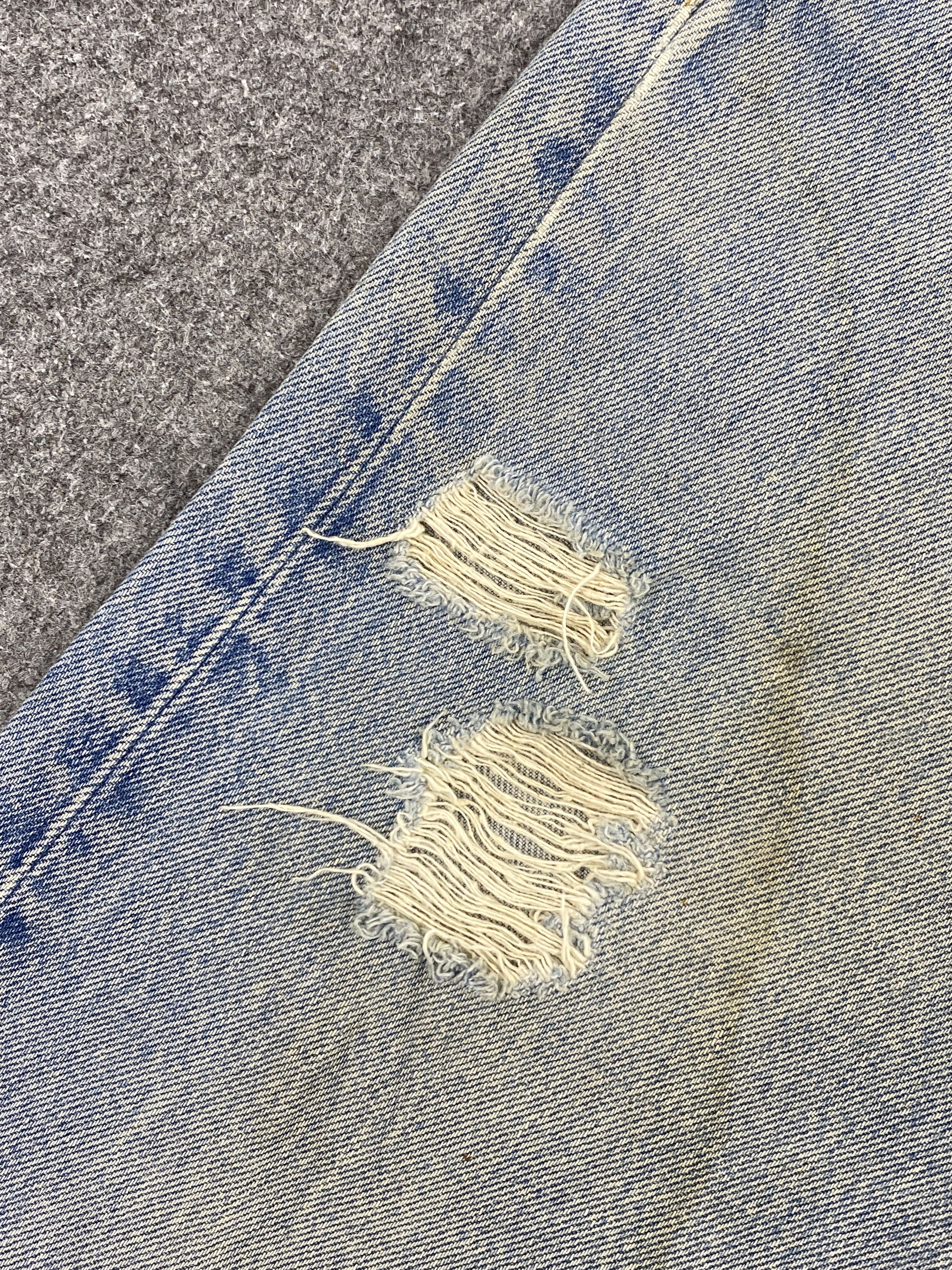 Levi's × Vintage Distressed Vintage 90s Levis 501 Light Washed Denim Jeans Size US 33 - 11 Thumbnail