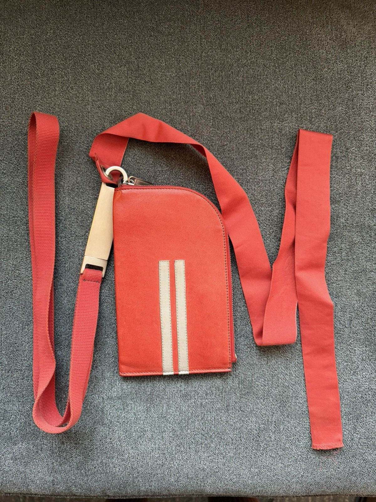 Rick Owens Rick Owens FW19 Larry Cardinal Neck Wallet Size ONE SIZE - 1 Thumbnail