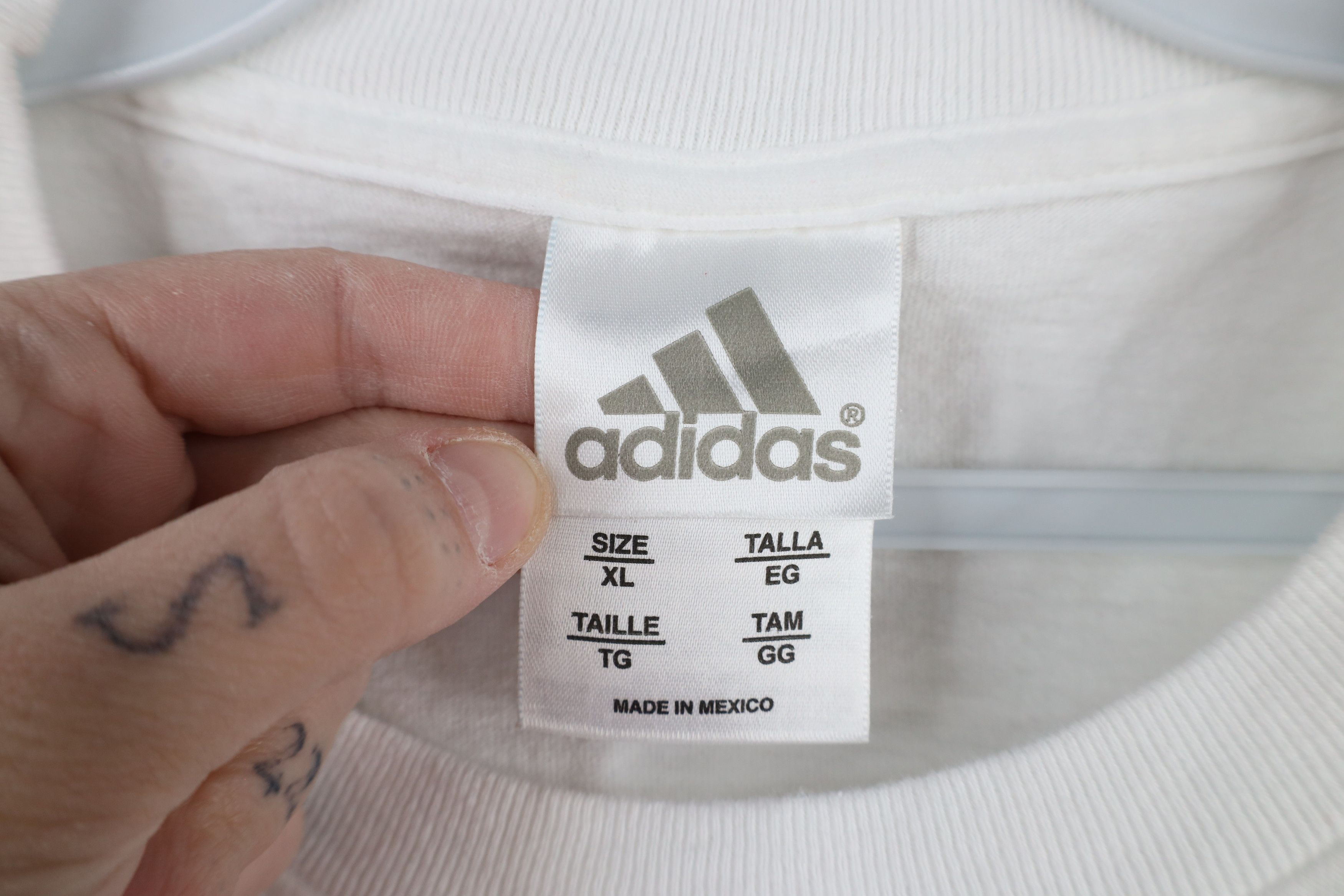 Adidas × Vintage Vintage Y2K Adidas Big Logo Sleeveless Muscle T-Shirt White Size US XL / EU 56 / 4 - 8 Thumbnail
