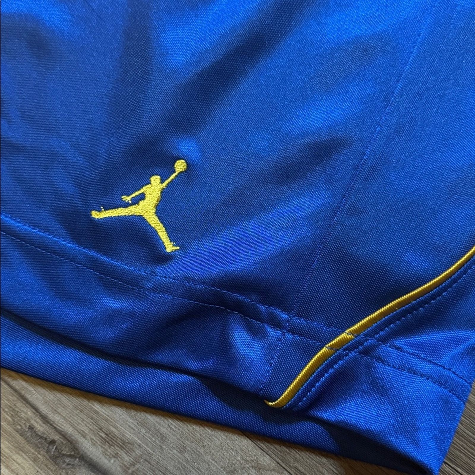 Jordan Brand Y2K Jordan Laney Silky Dazzle Shimmer Shorts Size US 32 / EU 48 - 4 Thumbnail