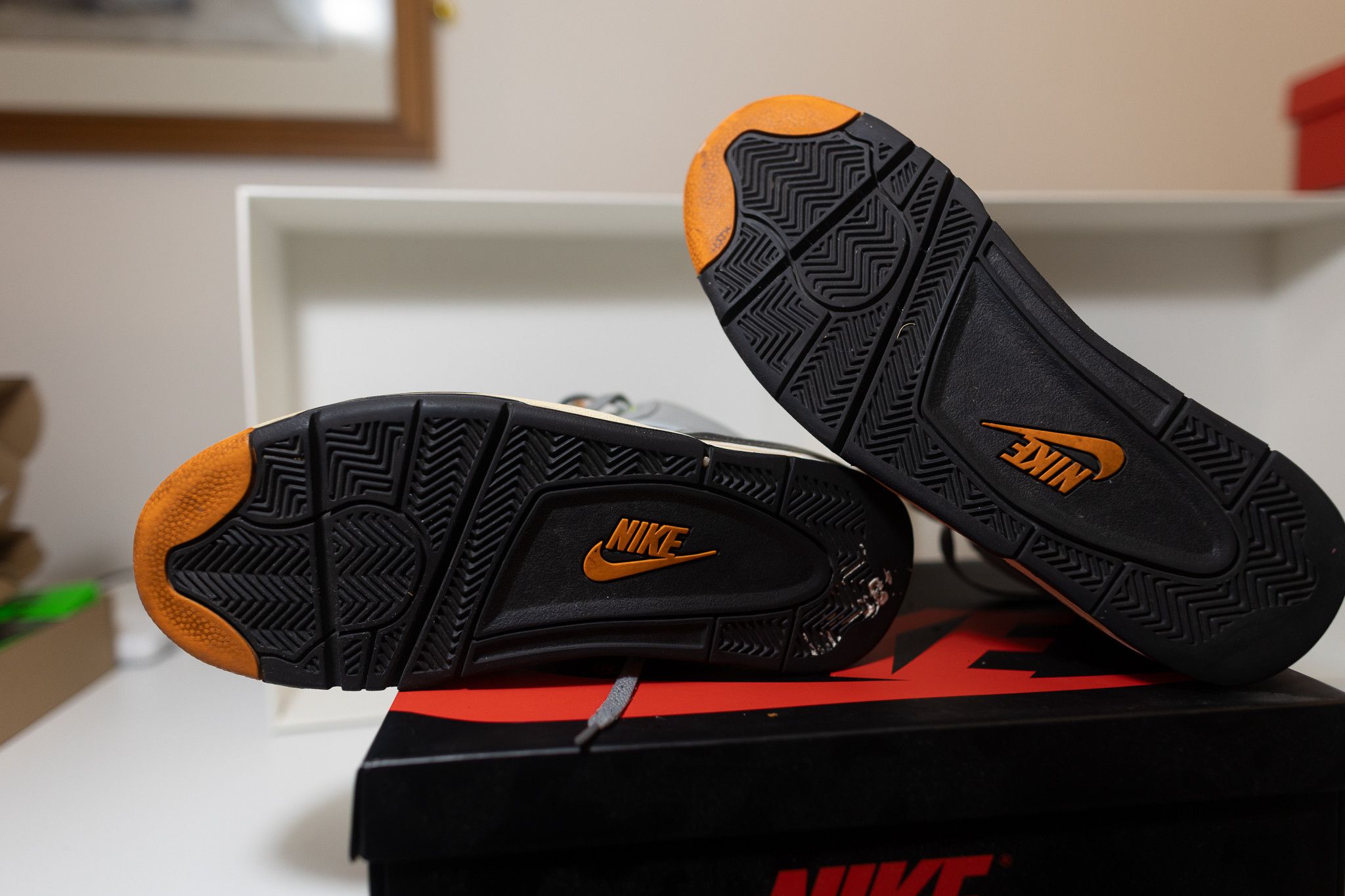Nike Nike 2013 Air Flight Mid Trainers Size US 9 / EU 42 - 8 Thumbnail