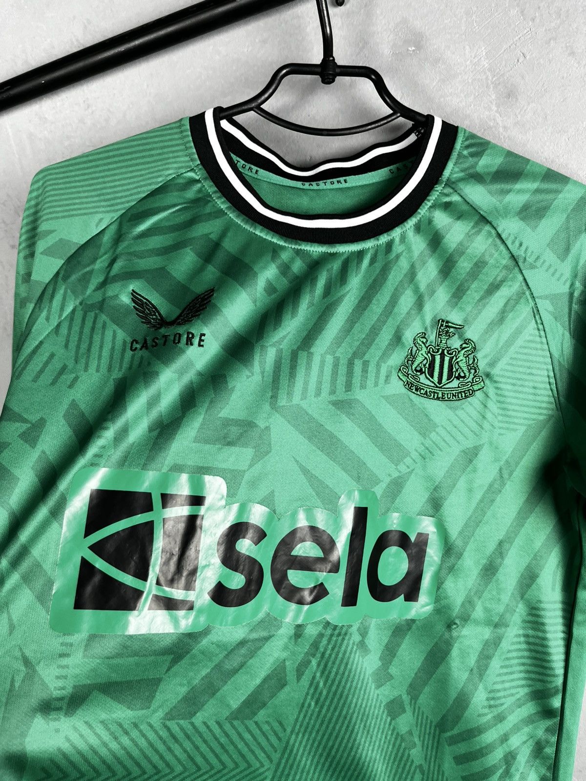 Vintage Castore Newcastle 2023-2024 Home Jersey Size US S / EU 44-46 / 1 - 3 Thumbnail