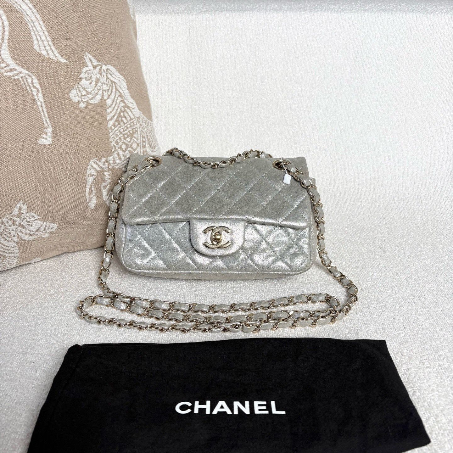 Chanel Pre-loved Bag Very good condition Size ONE SIZE - 1 Thumbnail