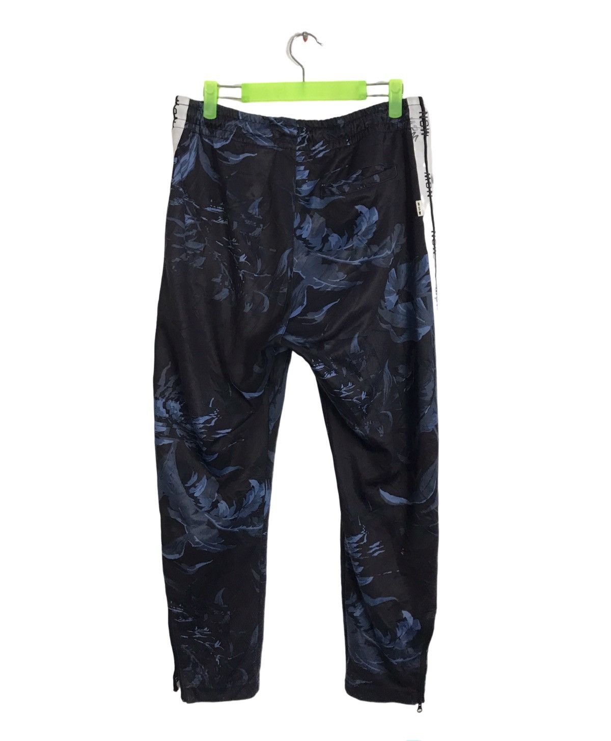 Nike Nike Sportwear Floral Tracksuit Jogger Pant Stretchable Size 30" / US 8 / IT 44 - 2 Thumbnail