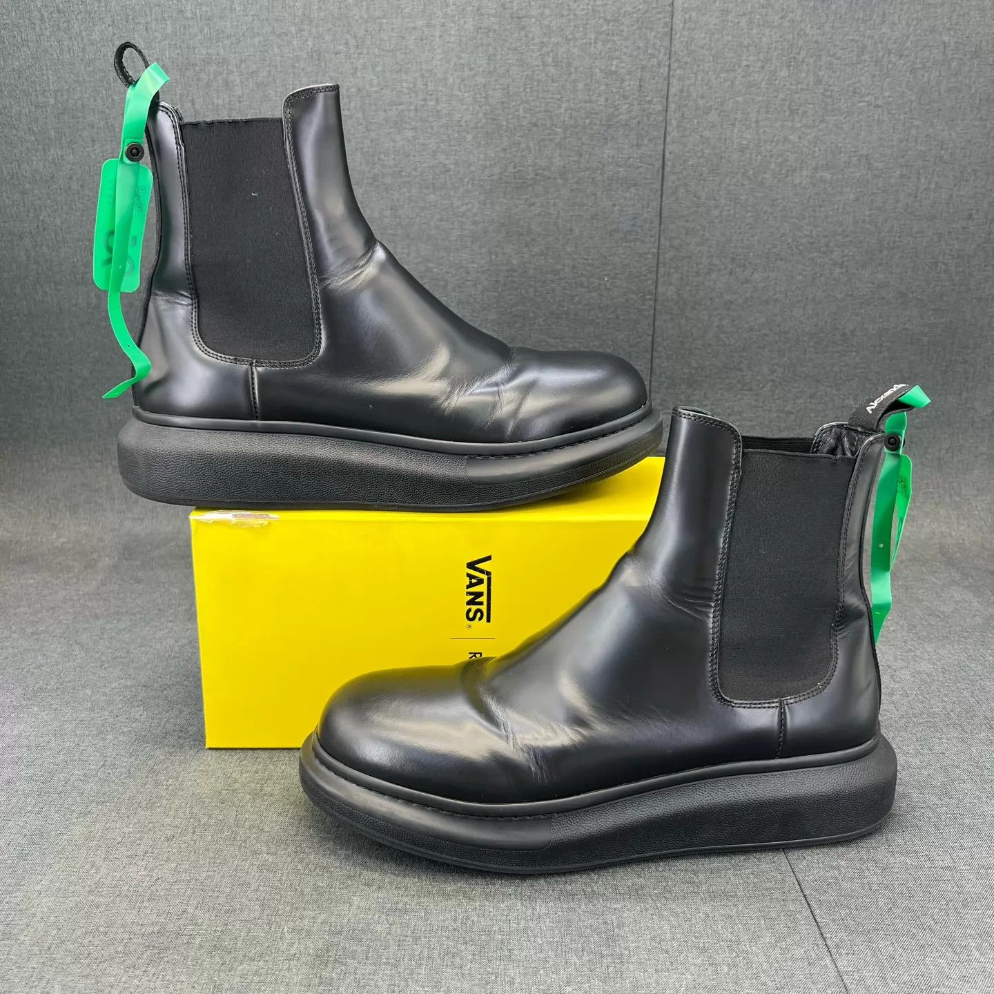Alexander McQueen Alexander McQueen Chelsea Boots Black 44 with Box Size US 11 / EU 44 - 3 Thumbnail