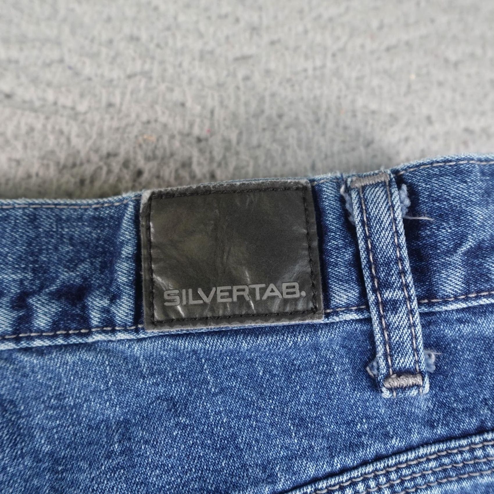 Levi's VINTAGE Levi's SilverTab Denim Cargo Shorts Mens 34 Blue Baggy Workwear Carpenter Shorts Size US 34 / EU 50 - 3 Thumbnail