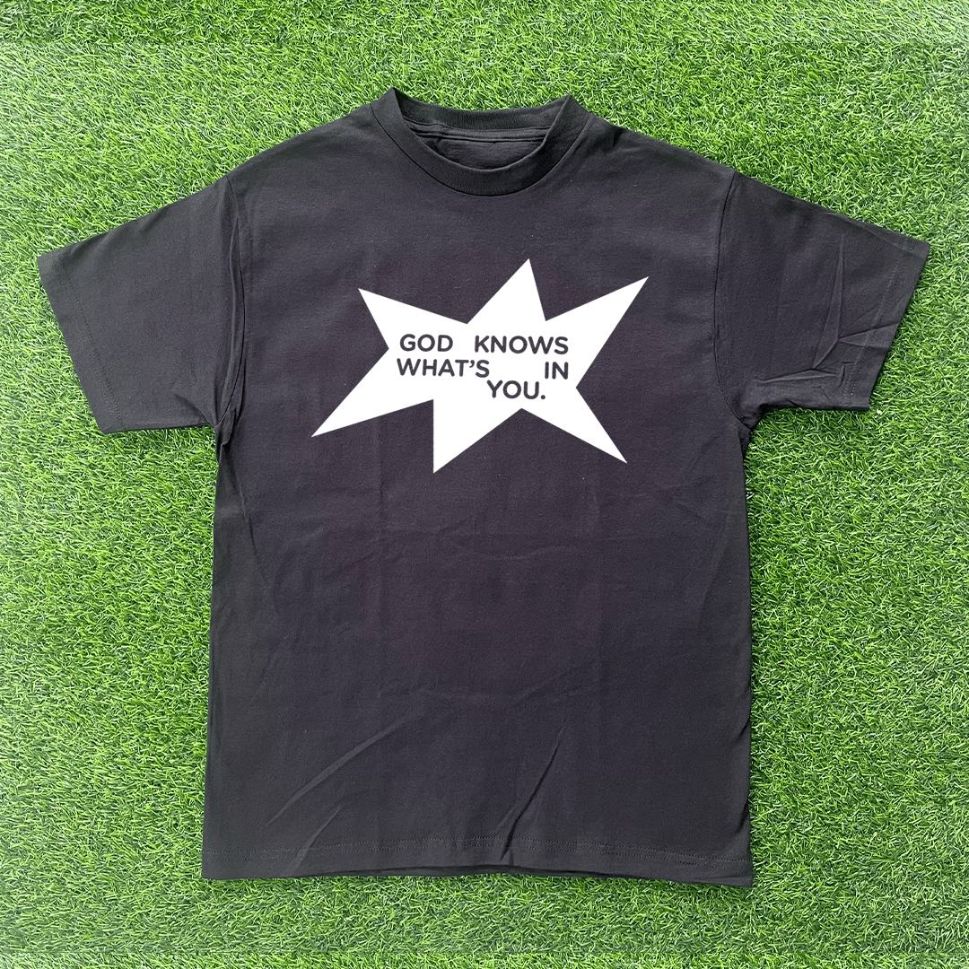 Vintage GOD KNOWS WHATS IN YOU TSHIRT Size US L / EU 52-54 / 3 - 1 Preview