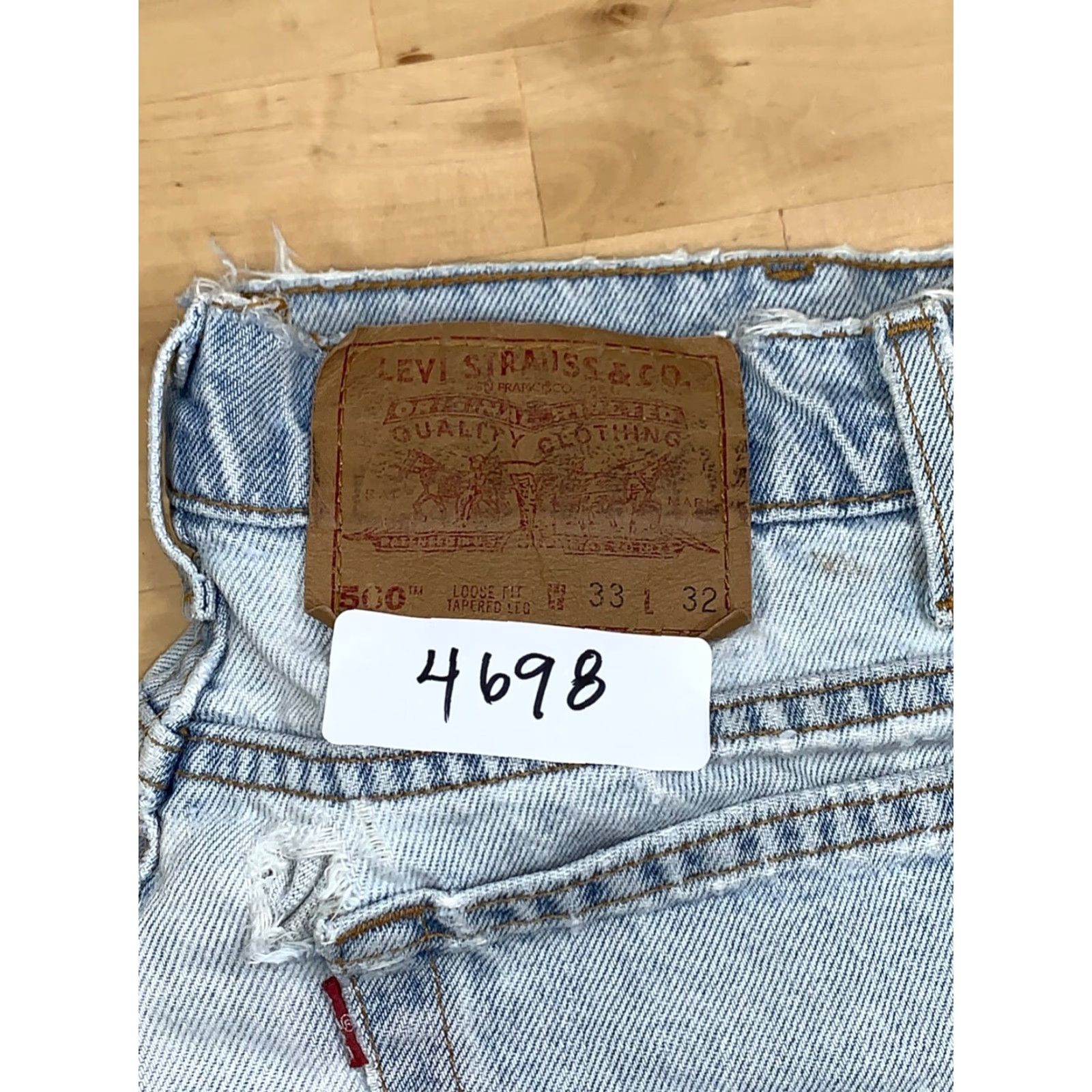 Levi's Mens Levi's 560 Jeans Denim Blue Light Wash Comfort 33x32 Regular Inseam 32 Distress 4698 Size US 33 - 5 Thumbnail