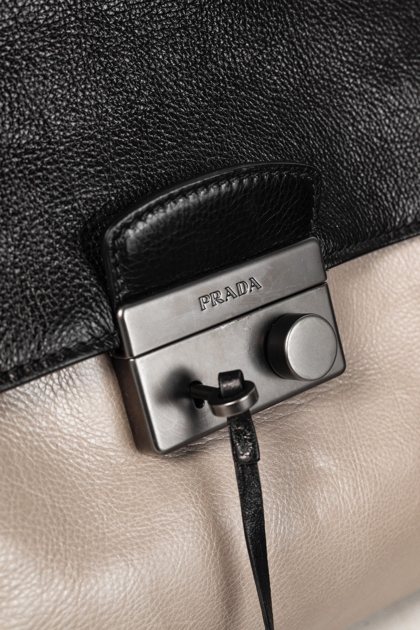 Prada Prada Pomice & Nero Glace Calf Leather Two-Tone Tote Size ONE SIZE - 16 Thumbnail