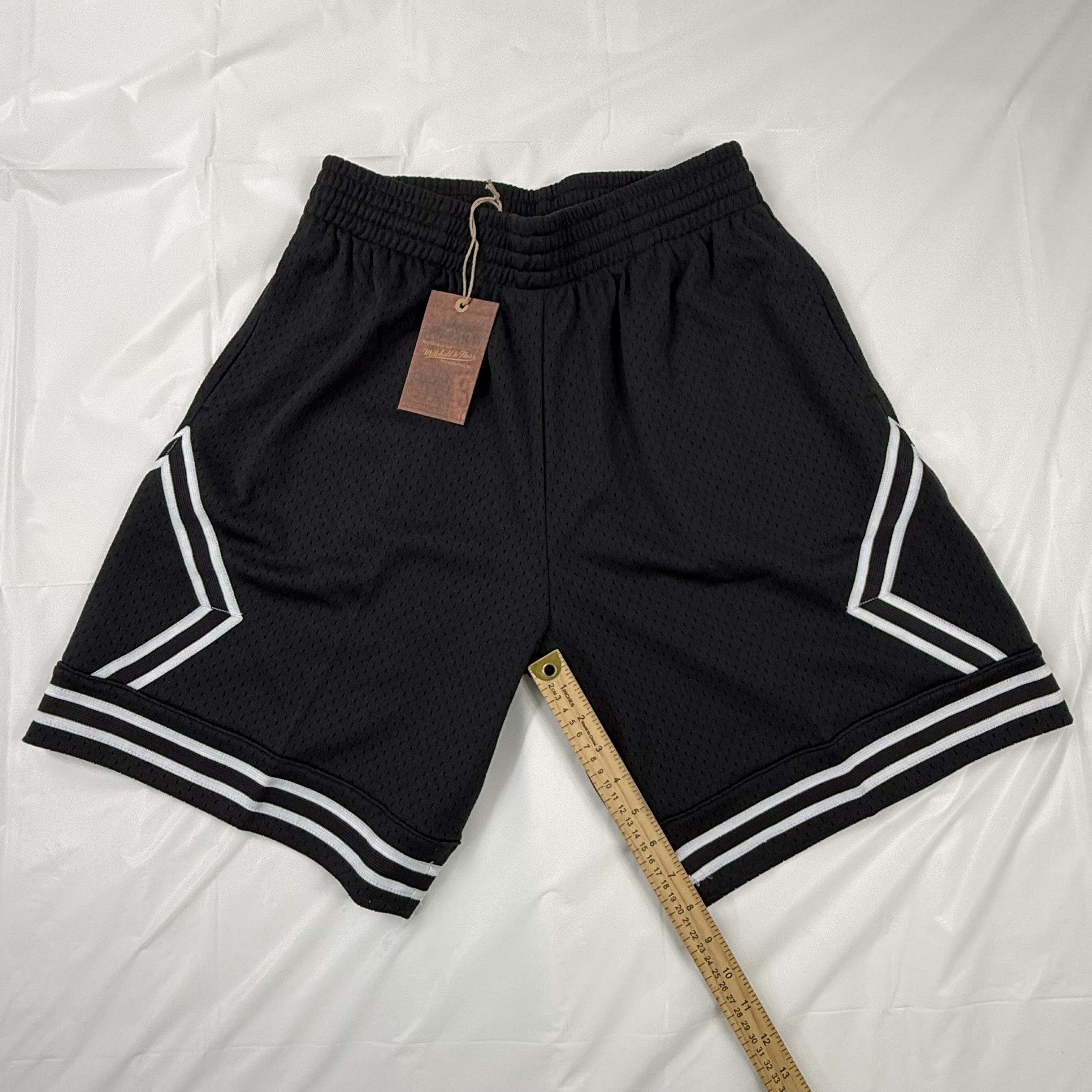 Mitchell & Ness Mitchell & Ness Mens Branded Diamond Mesh Shorts Medium Size US 32 / EU 48 - 3 Thumbnail