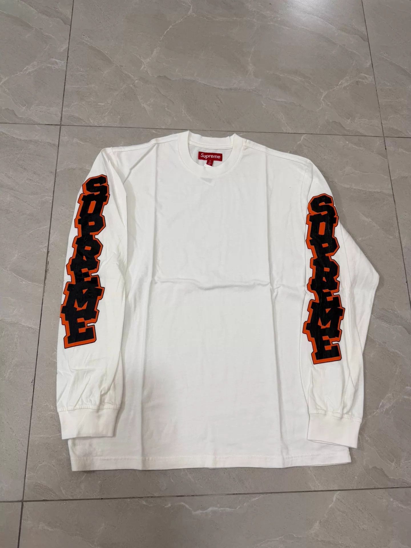 Supreme Supreme SS26 WEEK1 Cracked LS Tee Washed White M Size US M / EU 48-50 / 2 - 1 Thumbnail
