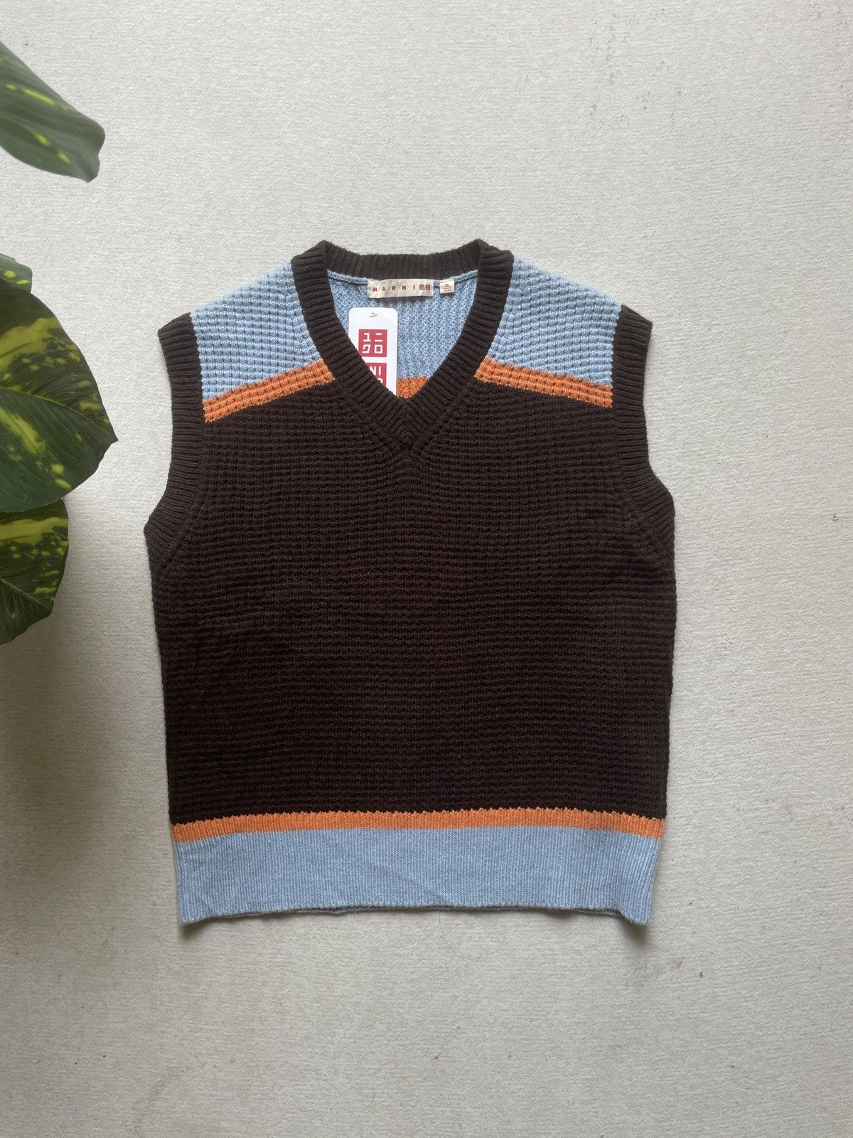 Marni × Uniqlo Marni x Uniqlo Brown Knit Vest V neck Sleeves Sweater Size US XL / EU 56 / 4 - 1 Thumbnail