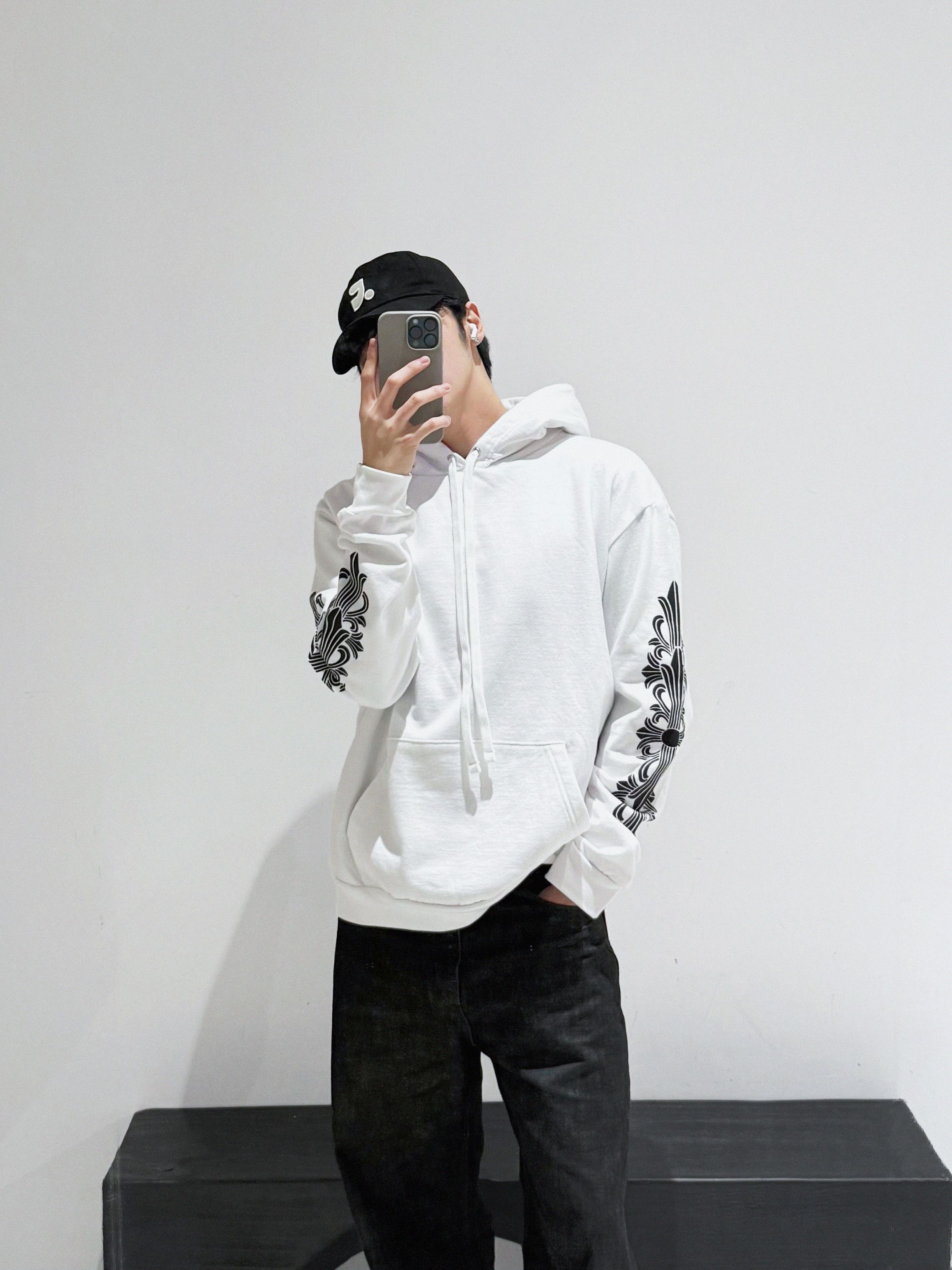 Chrome Hearts Chrome Hearts White Classic Horseshoe Logo Hoodie Size US L / EU 52-54 / 3 - 12 Thumbnail