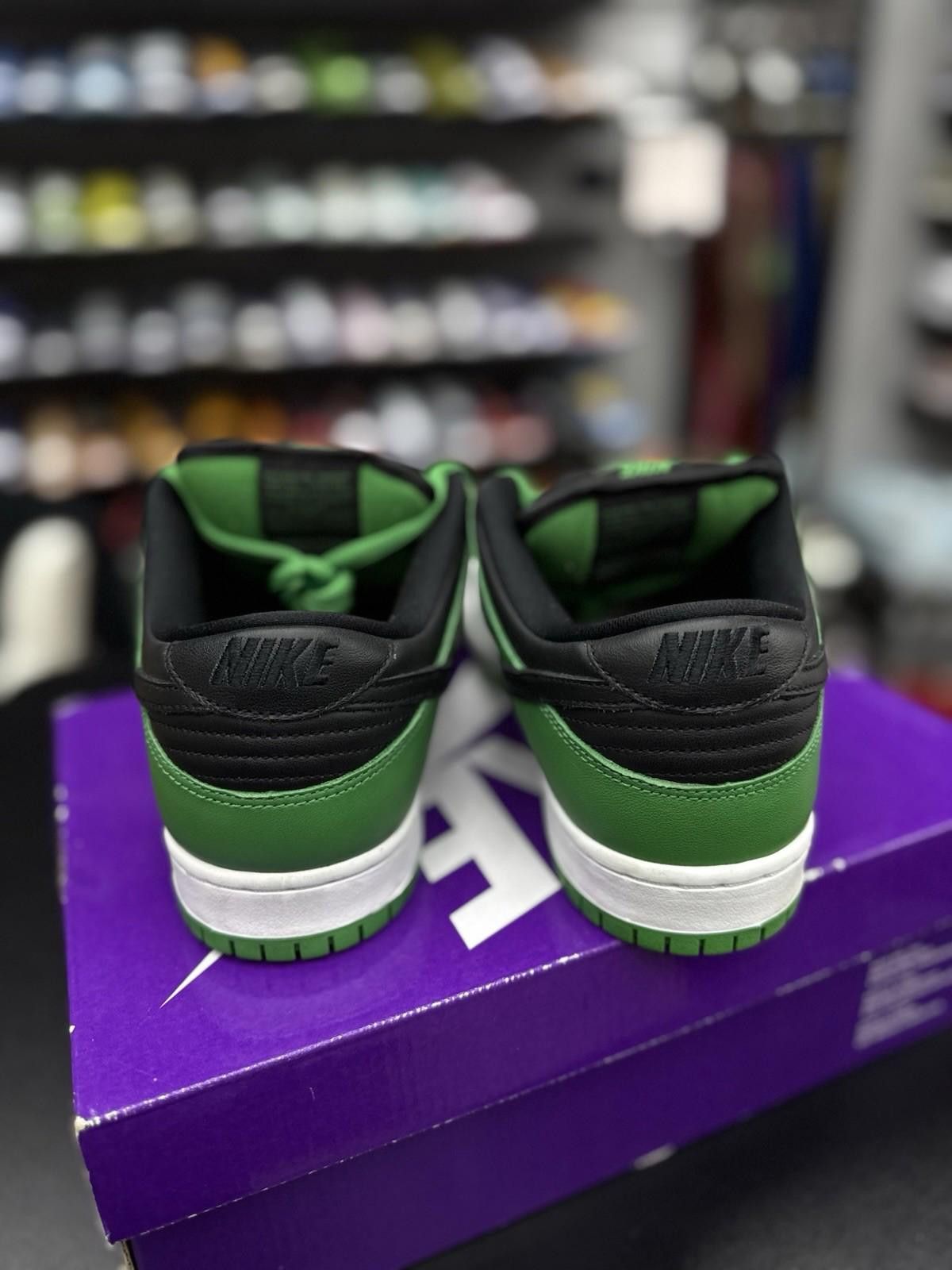 Nike Nike SB Dunk Low Green Black Toe BQ6817-302 Men Size 10 Size US 10 / EU 43 - 8 Thumbnail