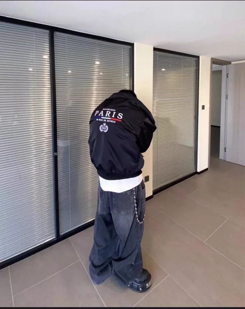 Balenciaga Balenciaga FW19 Crown wheat-ear logo embroidered MA1 Bomber Size US M / EU 48-50 / 2 - 9 Thumbnail