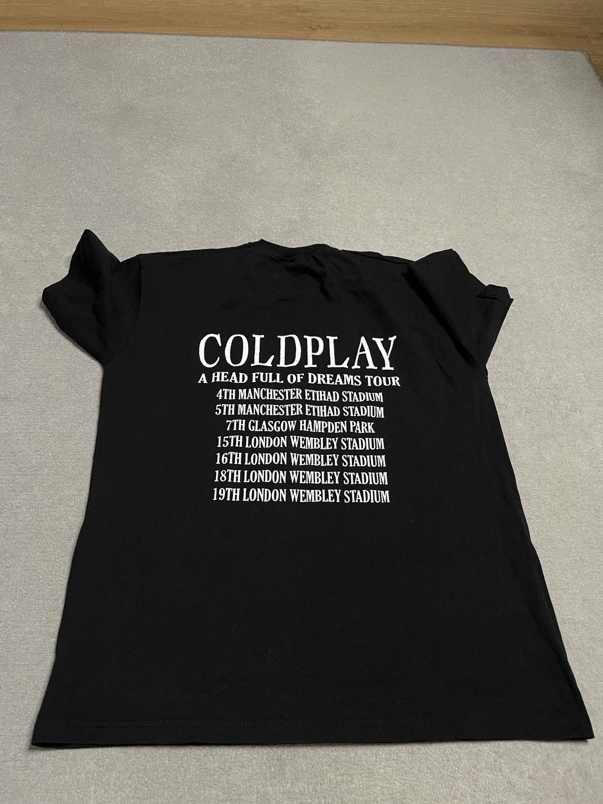 Band Tees Vintage Black T-Shirt Tee Coldplay Dreams Tour Band Size US M / EU 48-50 / 2 - 6 Thumbnail