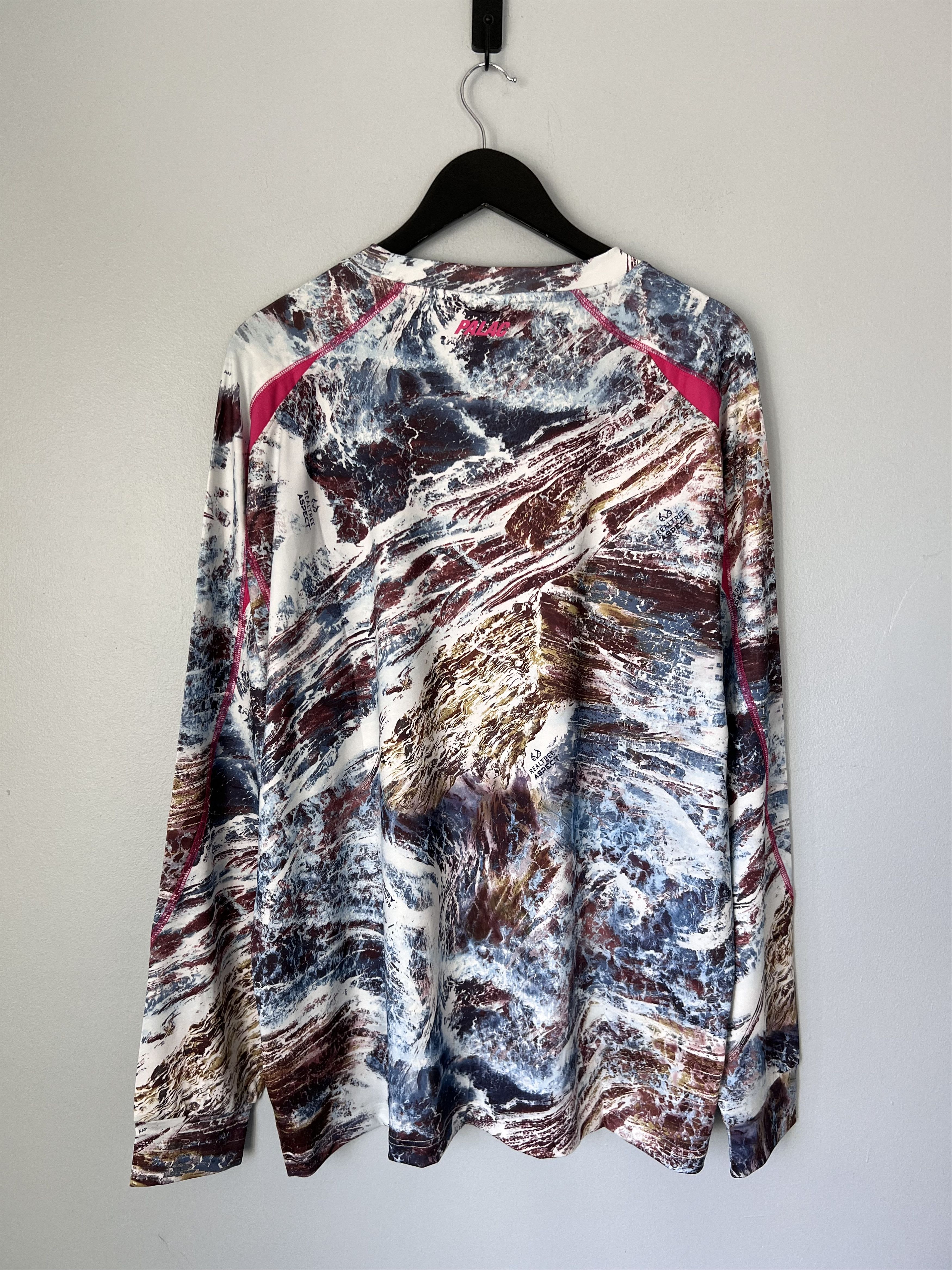 Palace Skateboards Trail Runner 2.0 Shirt in Realtree Aspect