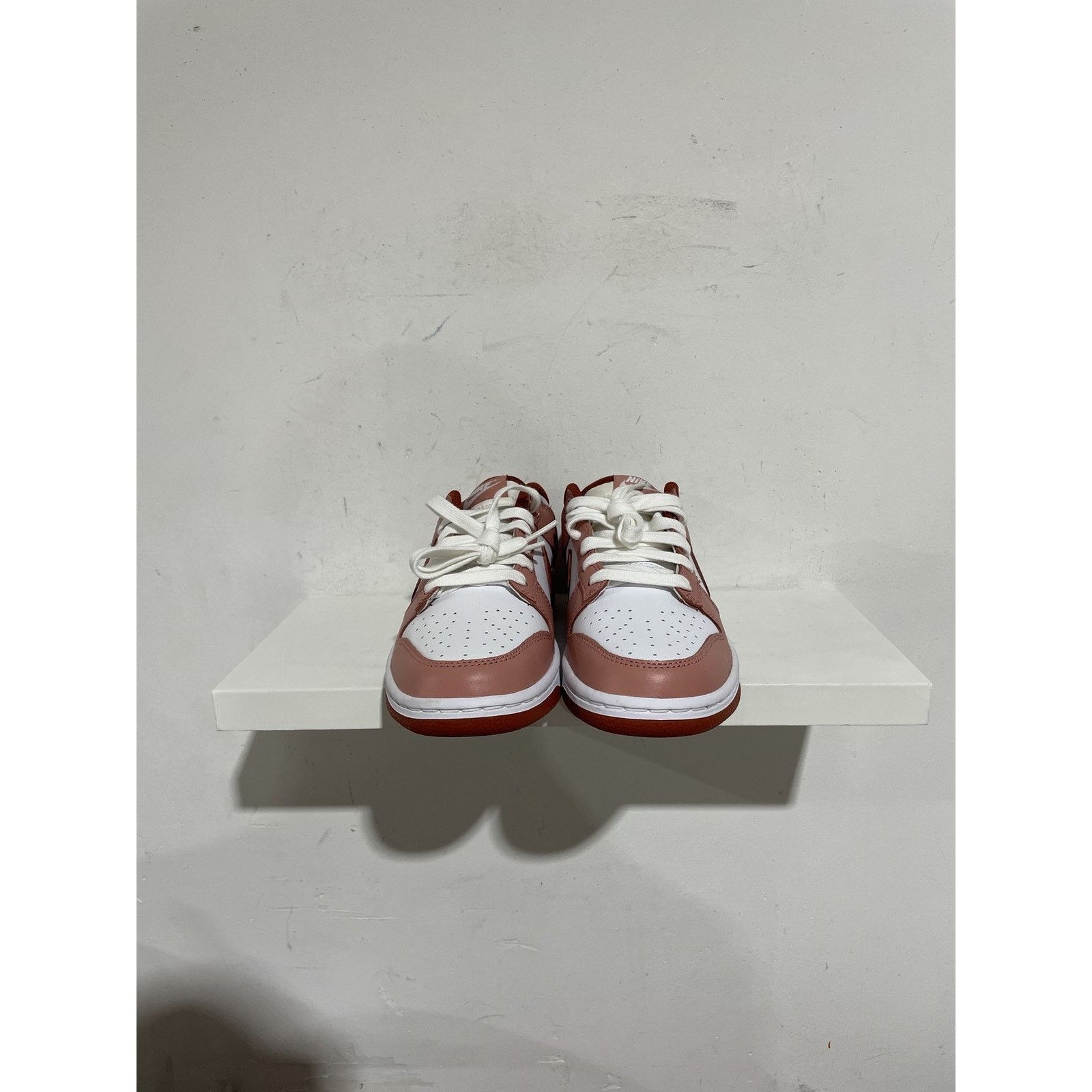 Nike NIKE DUNK LOW RED STARDUST SIZE 5 NEW Size US 5 / EU 37 - 4 Thumbnail