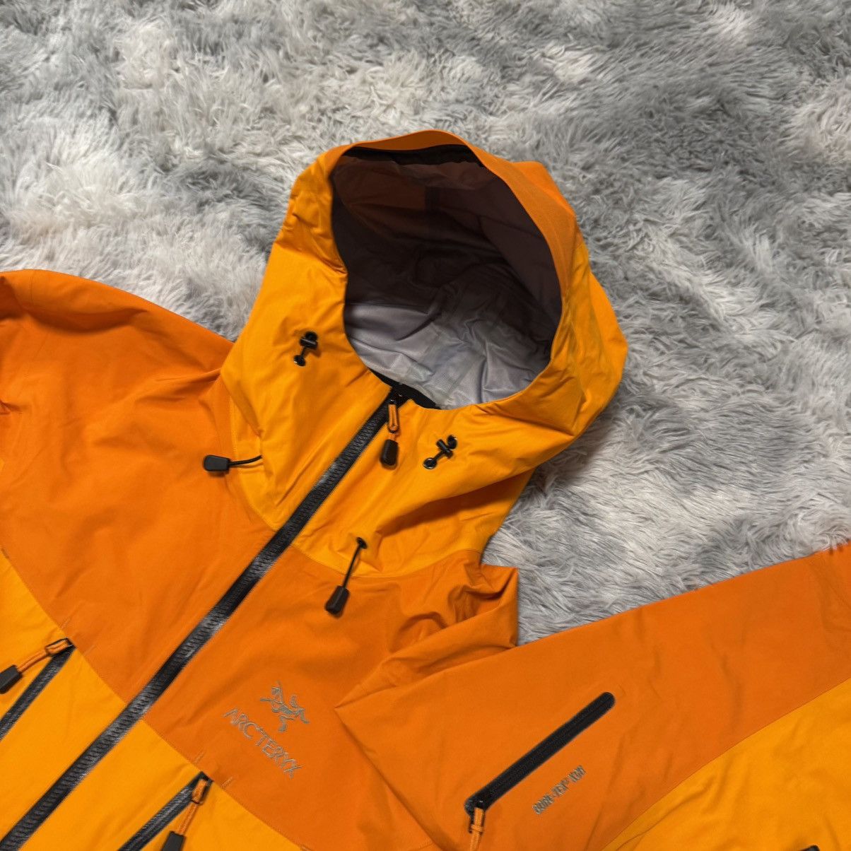 Arc'teryx Arc'teryx Alpha SV Jacket | Size XL | Orange GORE-TEX Pro Size US XL / EU 56 / 4 - 7 Thumbnail