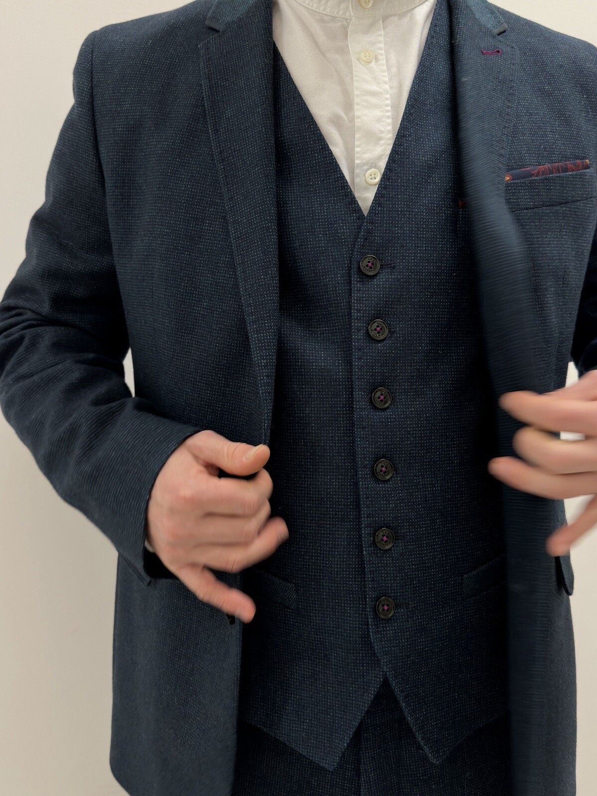 Ted Baker Ted Baker Men's 3 Piece Wool Suit Size 4 Size 40R - 6 Thumbnail