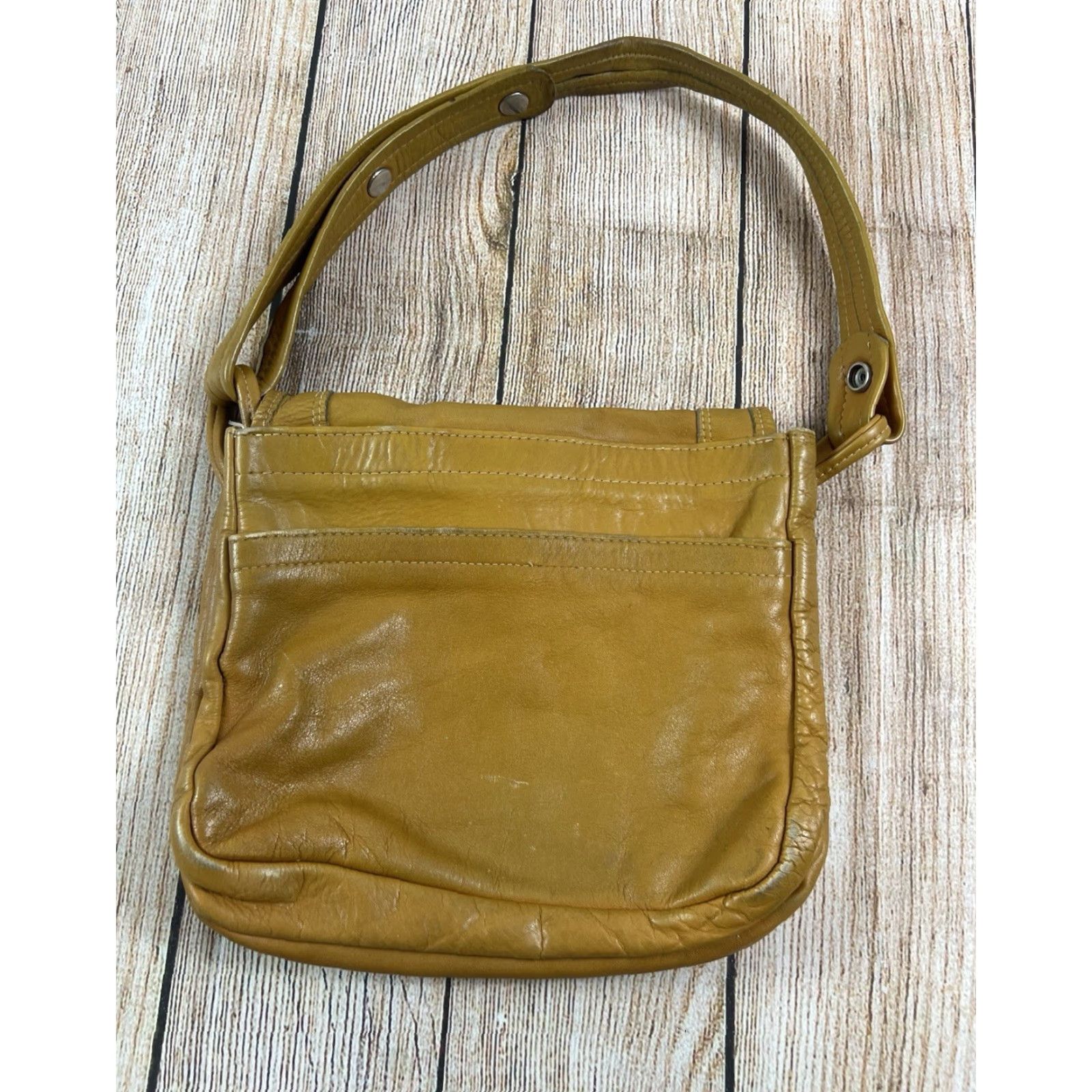 Vintage VINTAGE YKK Leather Saddle Bag Purse Tan Women 70s Shoulder Flap Brown Lining Size ONE SIZE - 2 Thumbnail