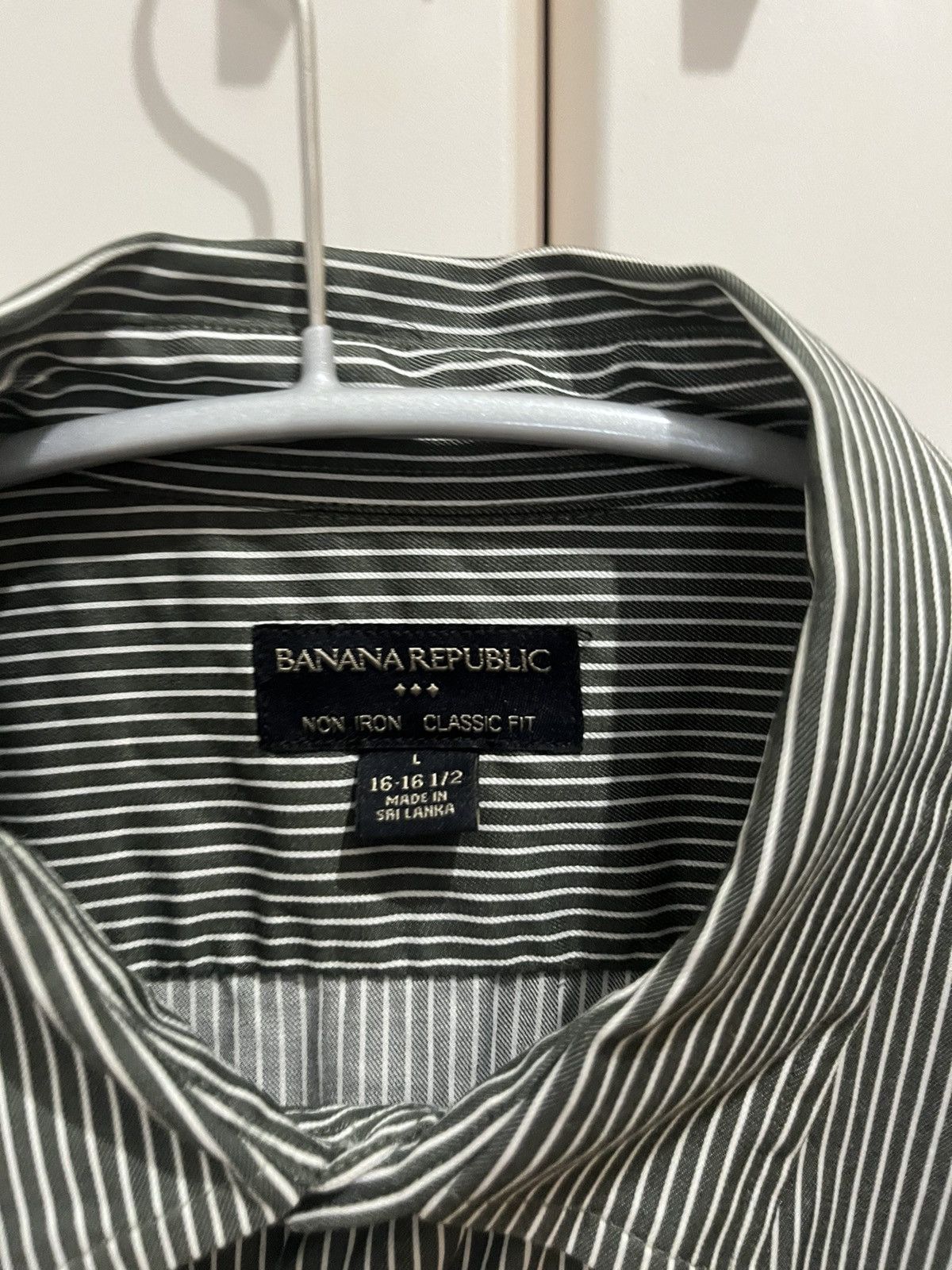 Banana Republic BANANA REPUBLIC CLASSIC FIT GREEN STRIPE SHIRT Size US M / EU 48-50 / 2 - 2 Thumbnail