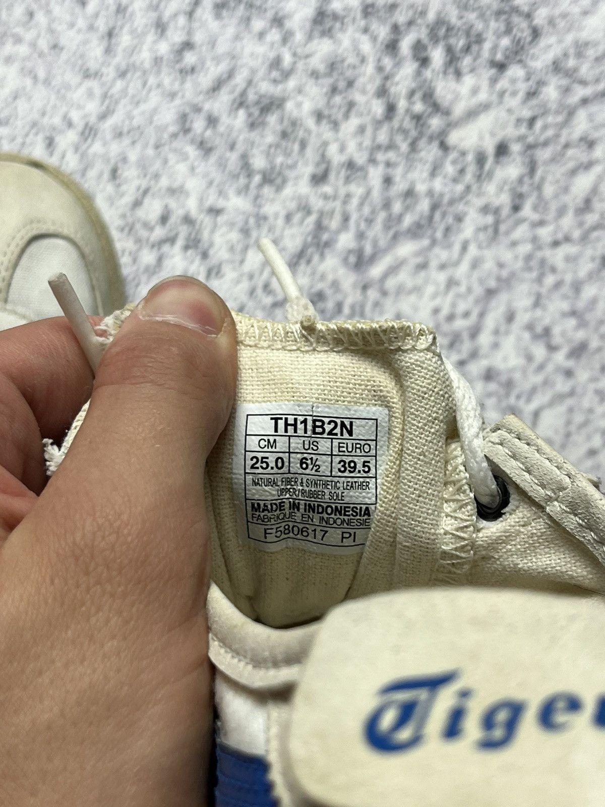 Asics Asics Onitsuka Tiger Mexico 66 Distressed Sneakers 10 Rare Size US 6 / EU 39 - 21 Thumbnail