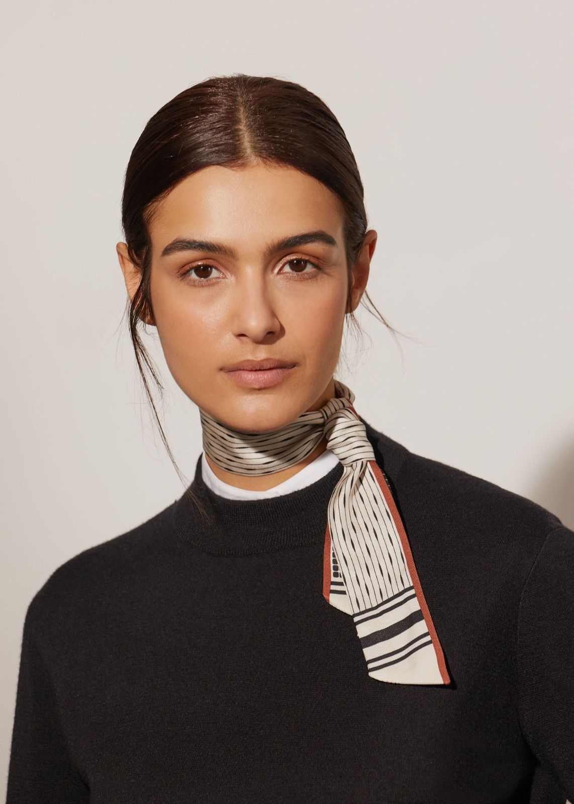 Loro Piana o1srvl11e0824 Size: OS / Galleria Neck Scarf in Multicolor Size ONE SIZE - 3 Thumbnail
