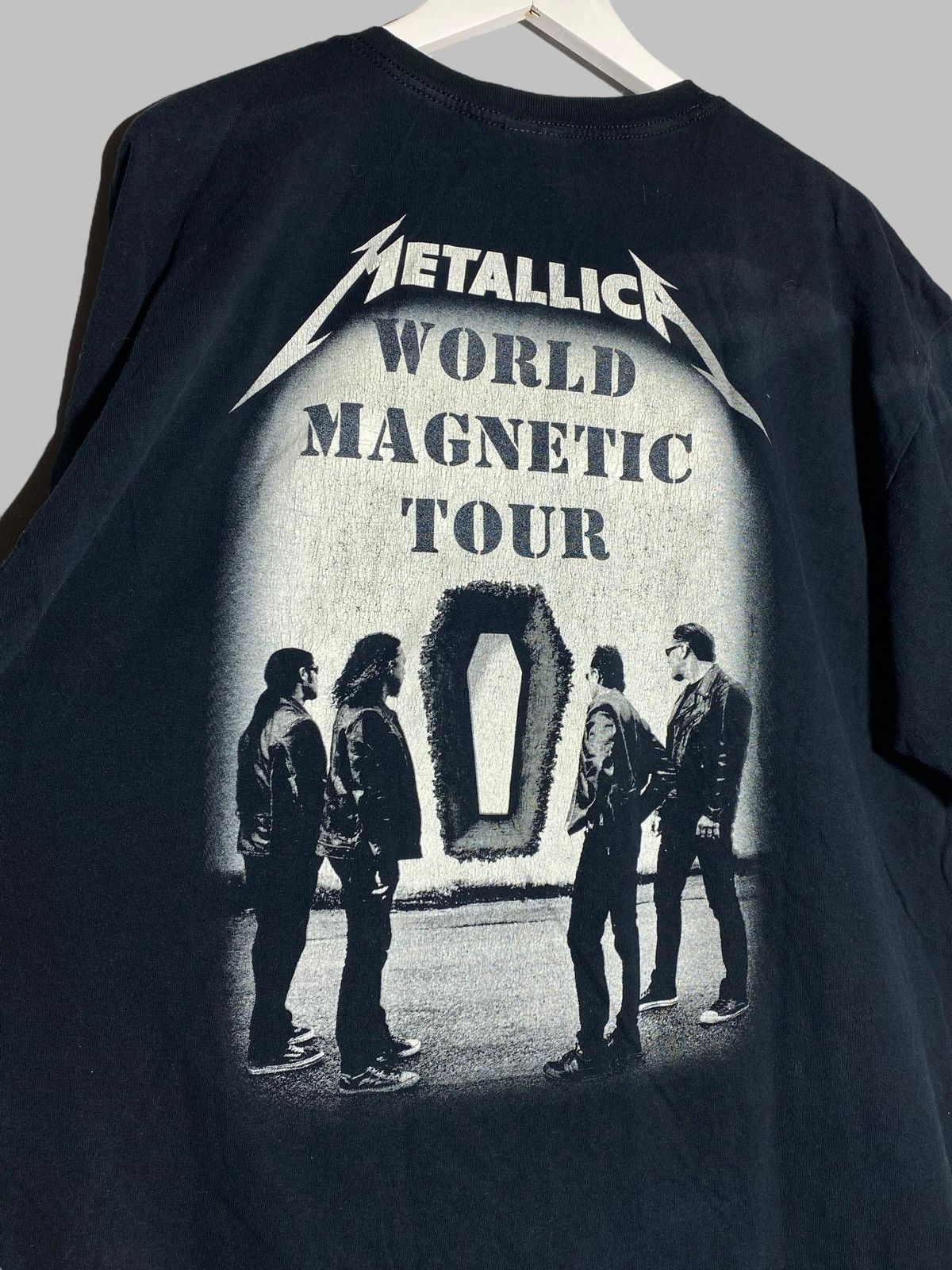 Band Tees 🔥 METALLICA WORLD MAGNETIC TOUR TEE 2000s METAL BAND Size US XL / EU 56 / 4 - 13 Thumbnail
