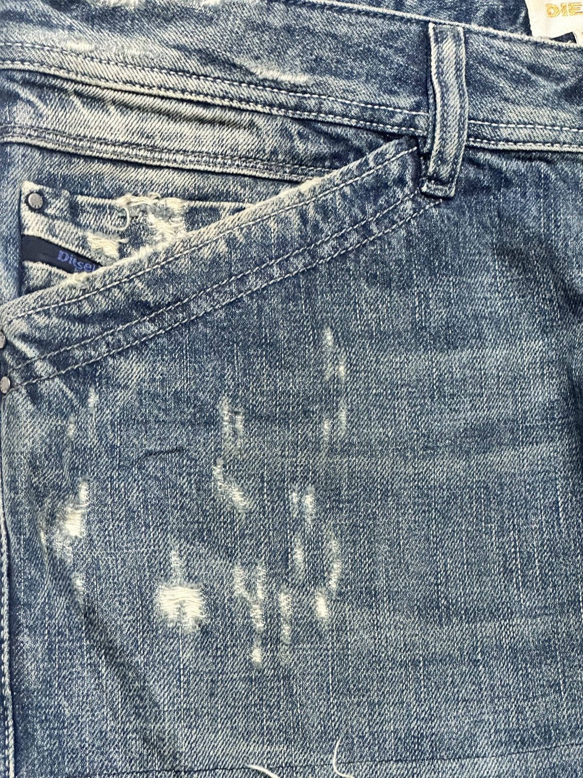 Diesel Vintage Diesel Distressed Ripped Jeans Straight With Faded Size US 34 / EU 50 - 6 Thumbnail