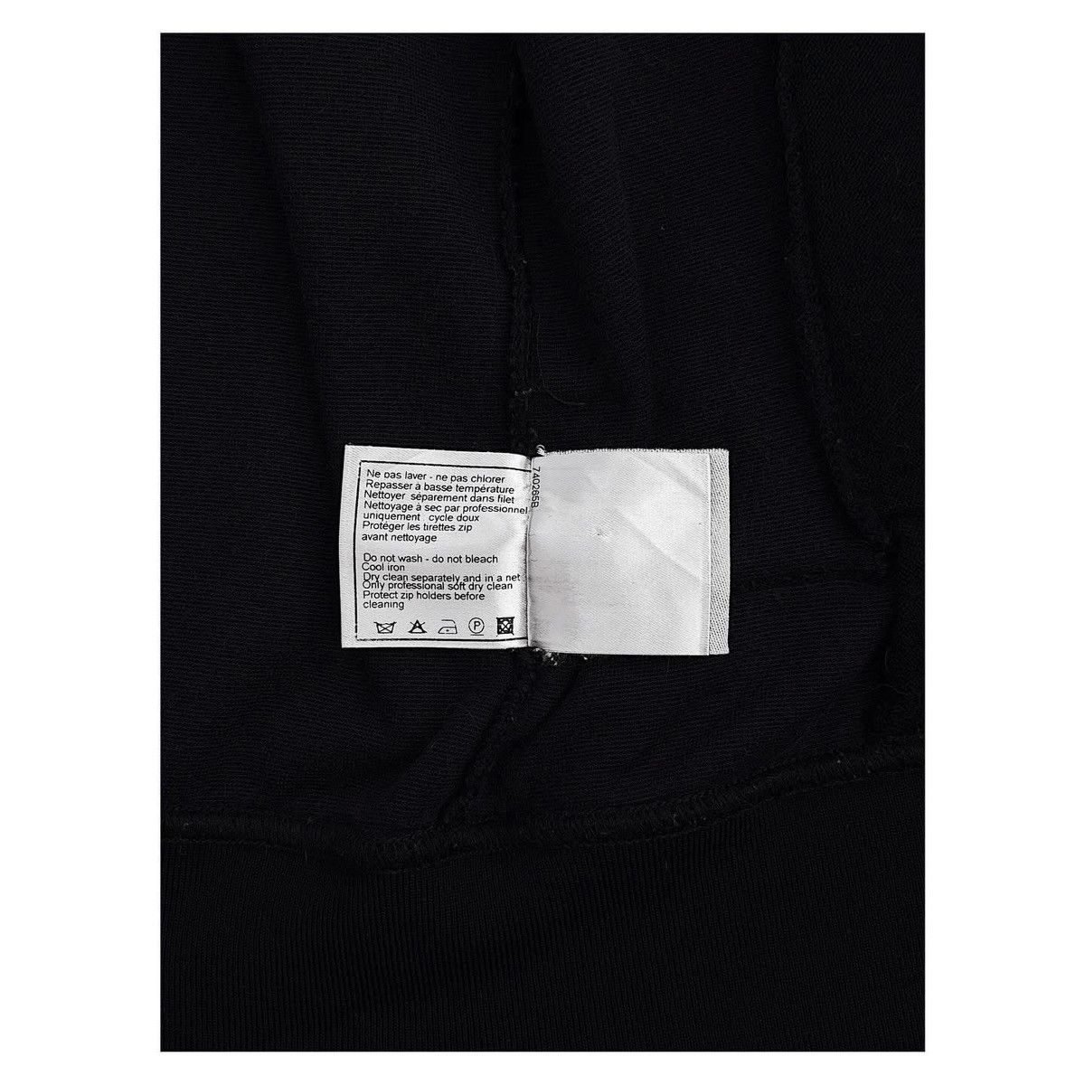 Chanel Chanel CC Logo Velvet Jacket 05A Size XS / US 0-2 / IT 36-38 - 13 Thumbnail