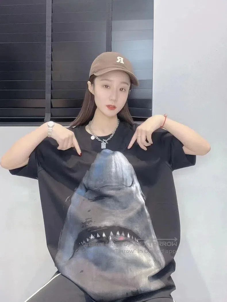 Givenchy Givenchy Classic Shark Print Short Sleeve L Size Size US L / EU 52-54 / 3 - 7 Thumbnail