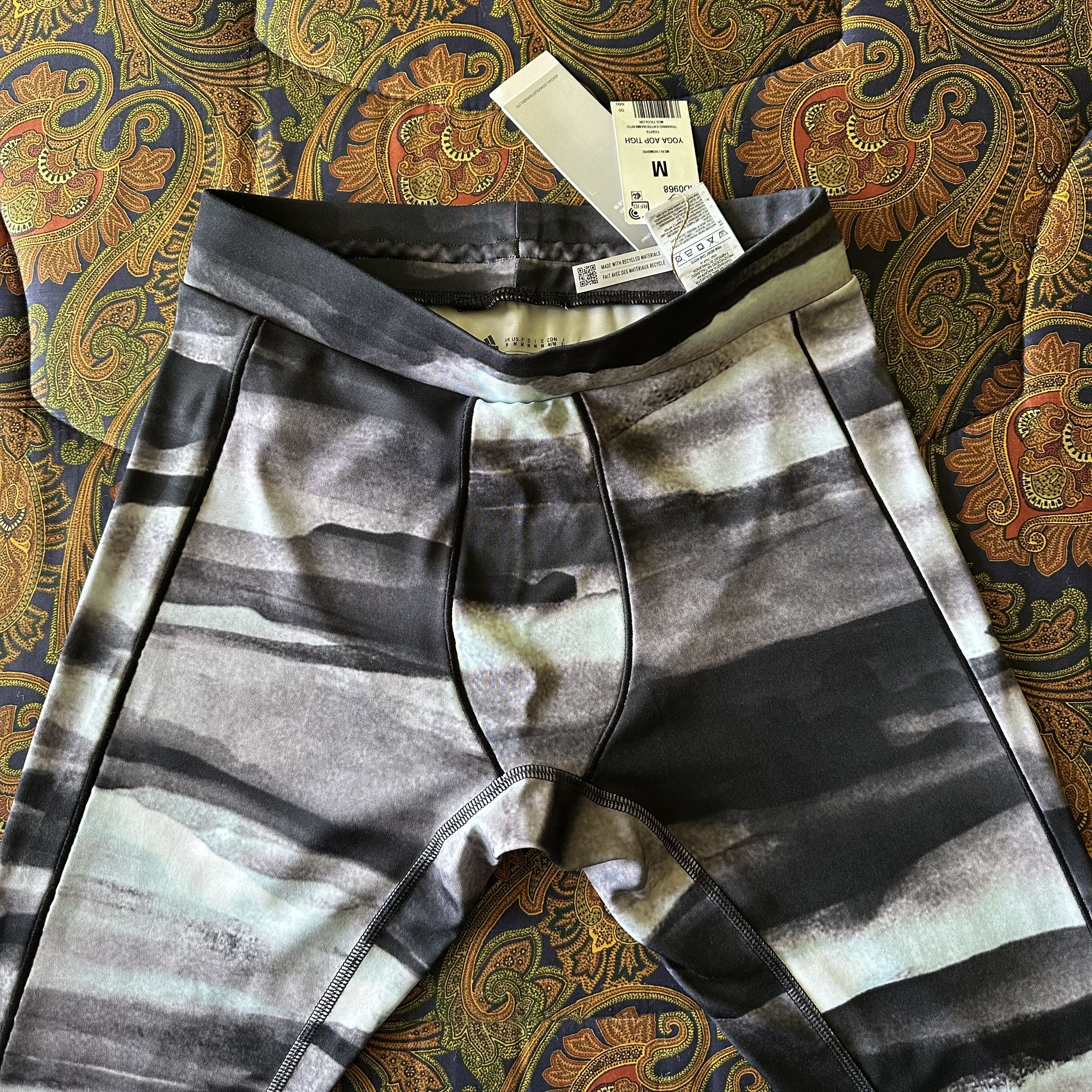 Adidas NWT ADIDAS All-Over Print MEN'S Yoga COMPRESSION PANTS Sz M Size US 32 / EU 48 - 8 Thumbnail