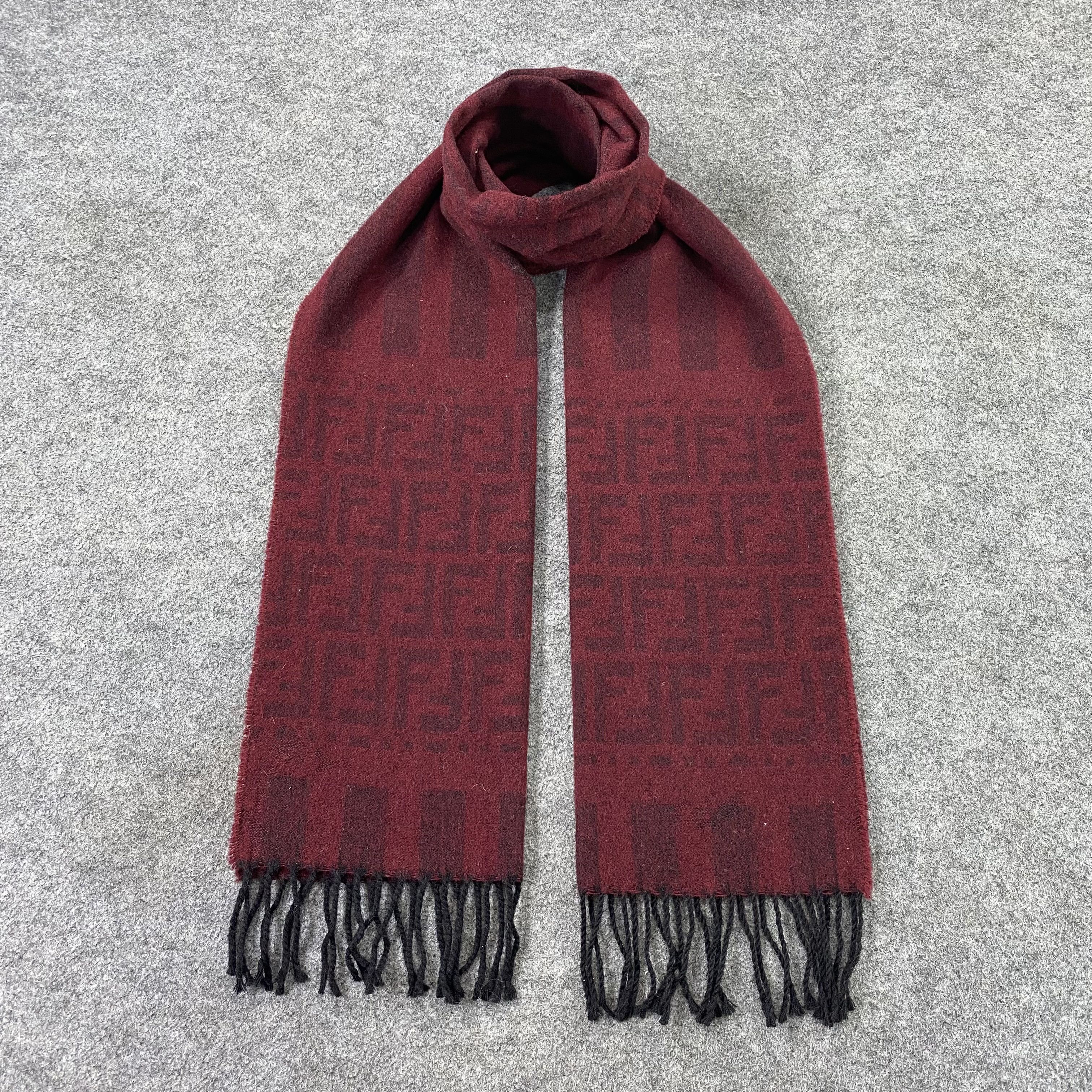 Fendi Fendi Muffler Scarf / Neckwear -T1550 Size ONE SIZE - 1 Thumbnail