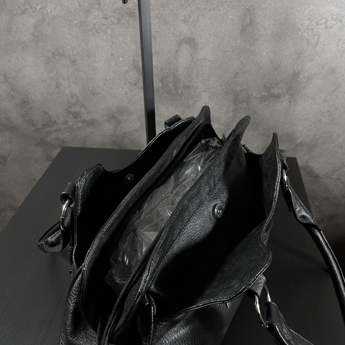 Japanese Brand Vintage Y2K Avant Garde City Bag Style Hand Shoulder Bag Size ONE SIZE - 13 Thumbnail