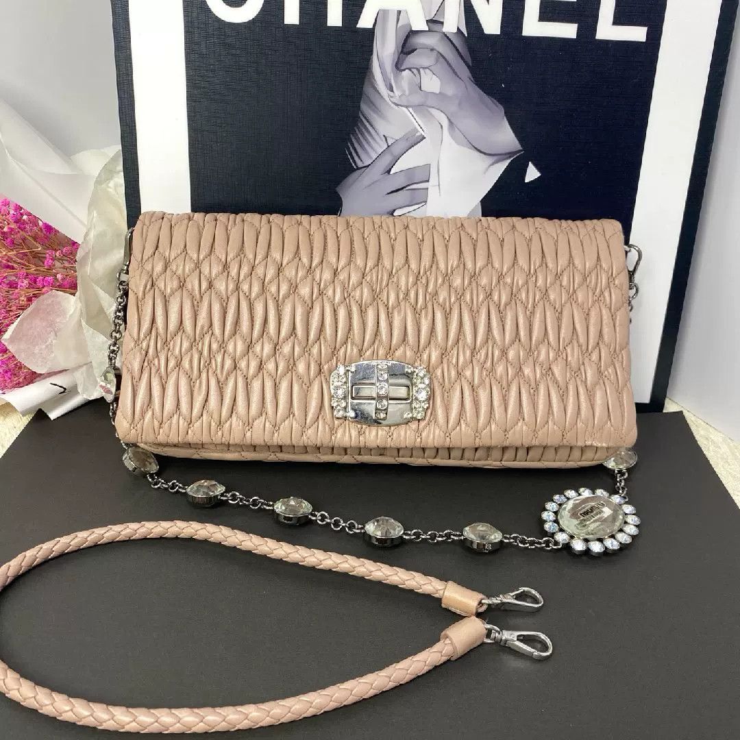 Miu Miu Pre-loved Bag Very good condition Size ONE SIZE - 1 Thumbnail