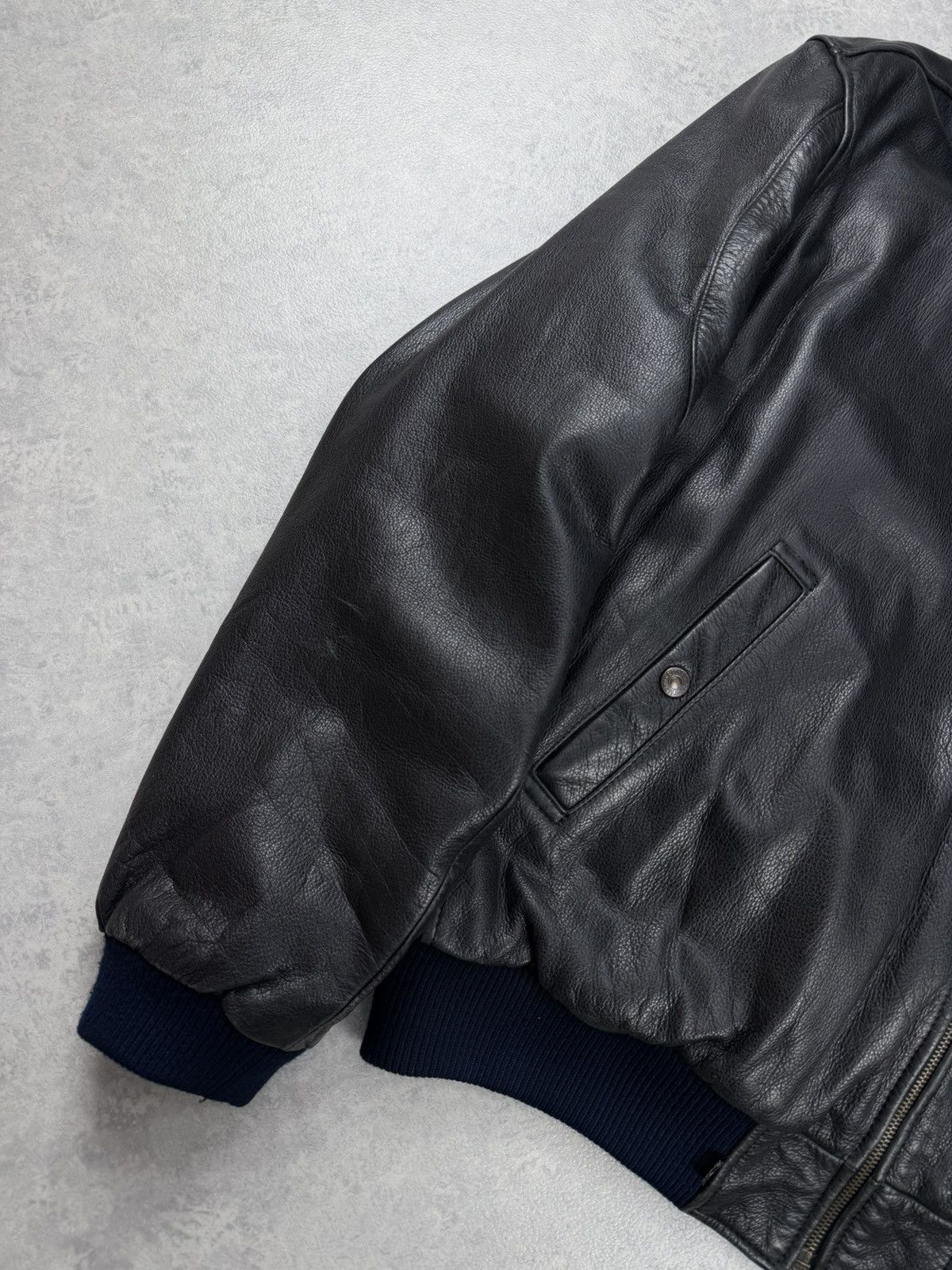 Levi's Vintage Clothing Vintage Levis Black Leather Aviator Bomber Jacket Size L Size US L / EU 52-54 / 3 - 4 Thumbnail