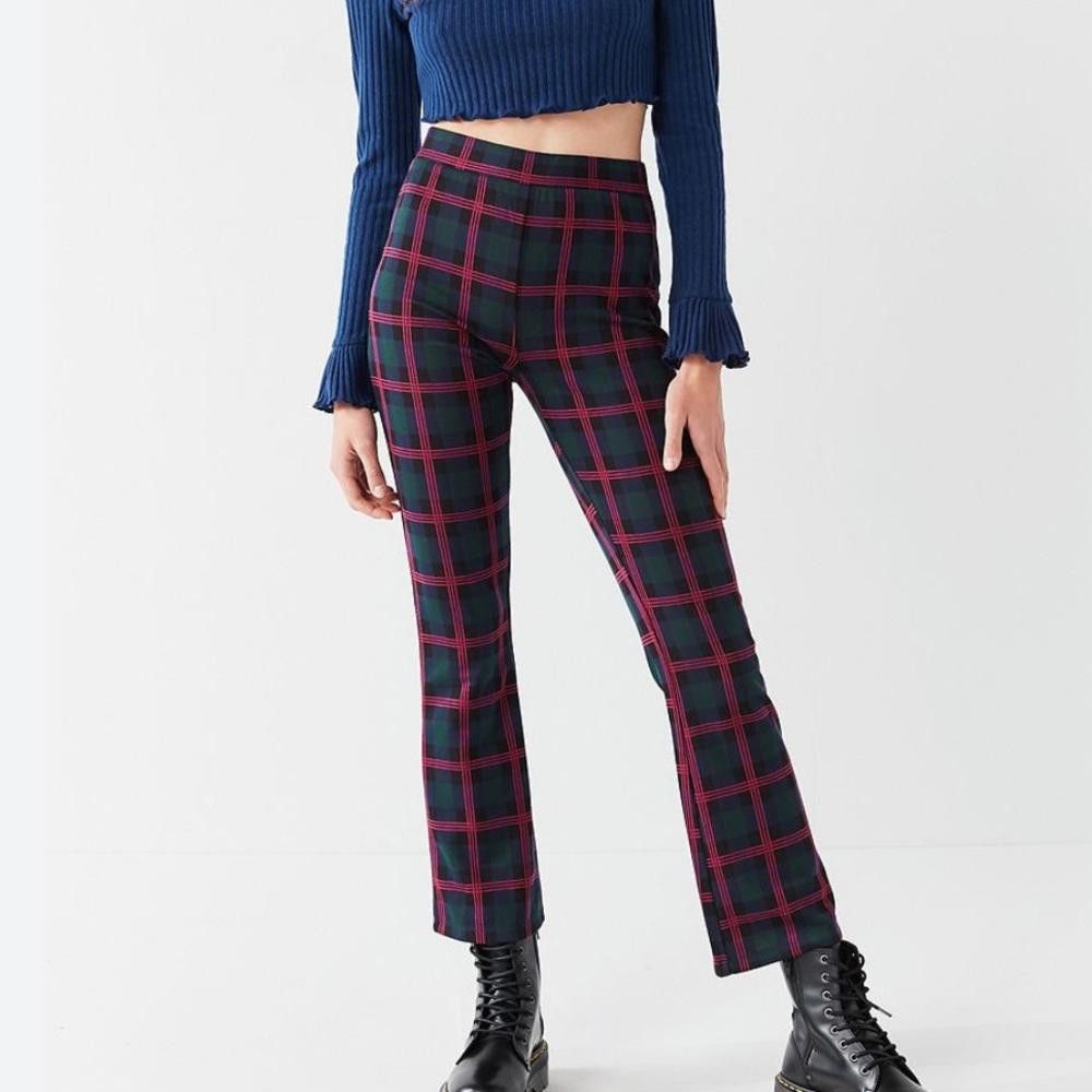 Urban Outfitters Urban Outfitters l Plaid Cropped Flare Pants Size Small Size 28" / US 6 / IT 42 - 1 Thumbnail