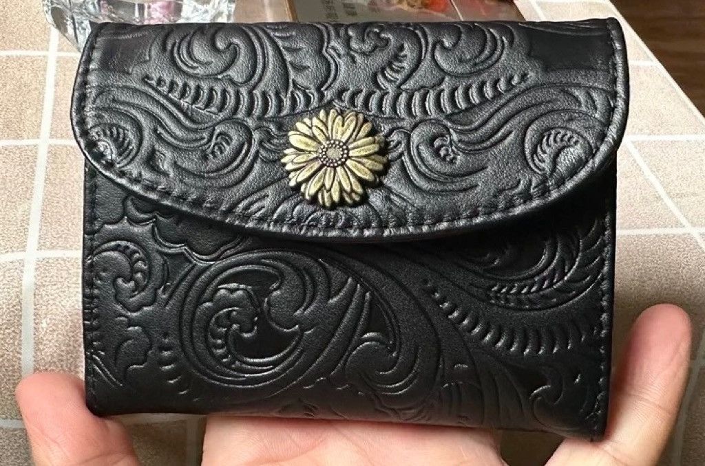 Japanese Brand Retro western embossed leather card holder wallet Size ONE SIZE - 3 Thumbnail