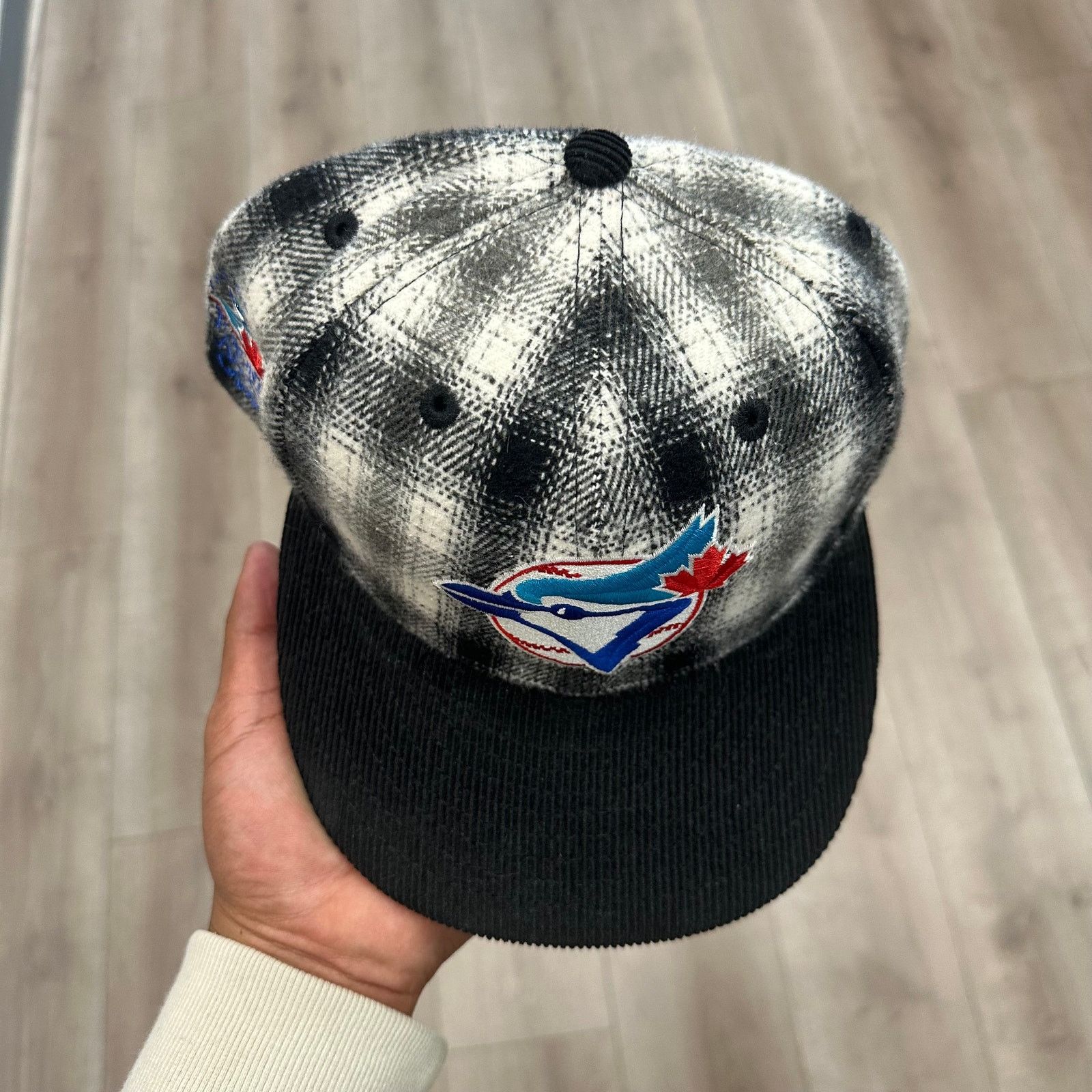 New Era Toronto Blue Jays Plaid Corduroy Fitted Hat Cap Size 7 5/8 Size ONE SIZE - 6 Thumbnail