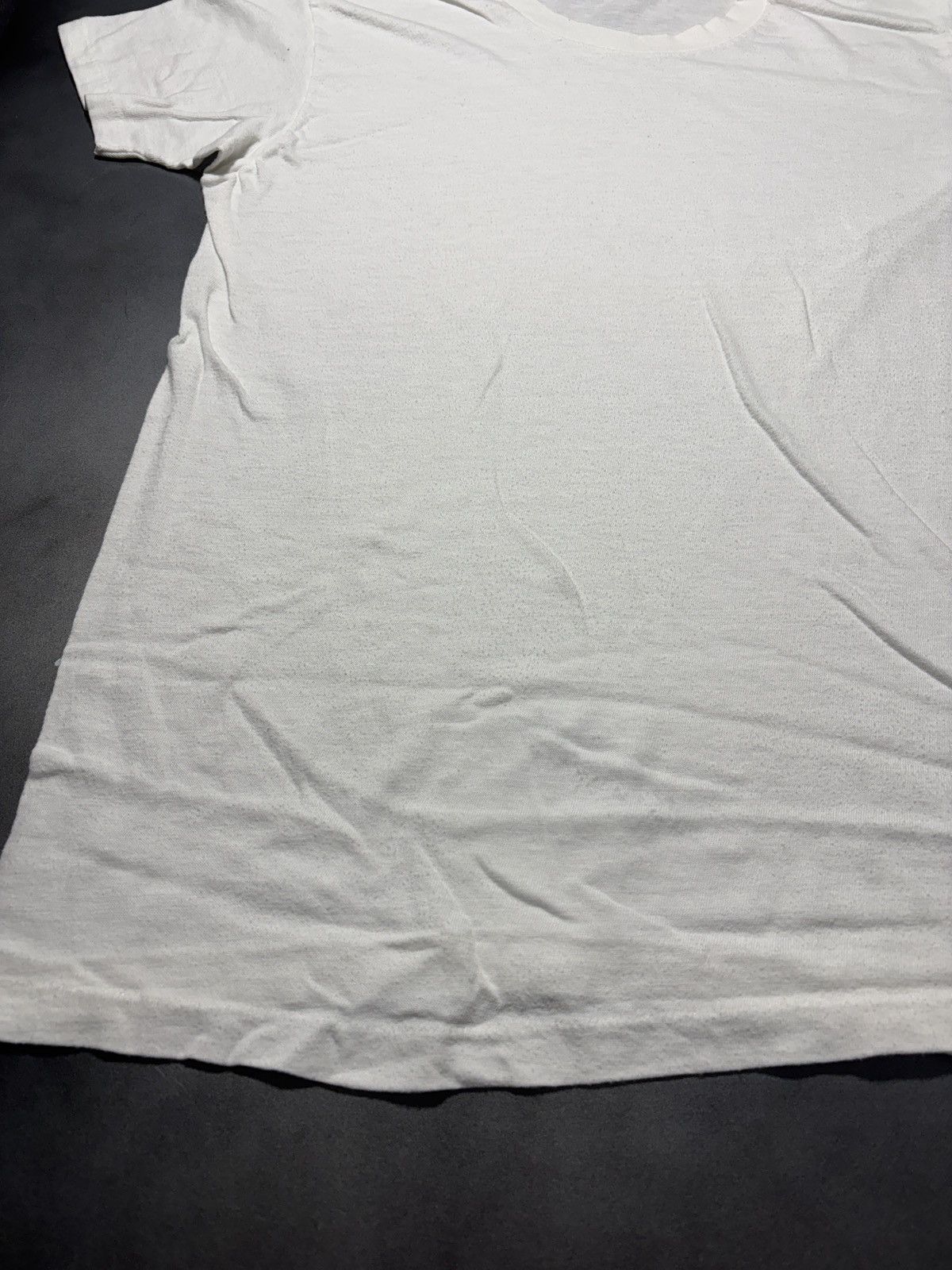Hanes Vintage Hanes T-Shirt 1970s Blank Tee 1980s White Blue Tag Size US M / EU 48-50 / 2 - 8 Thumbnail