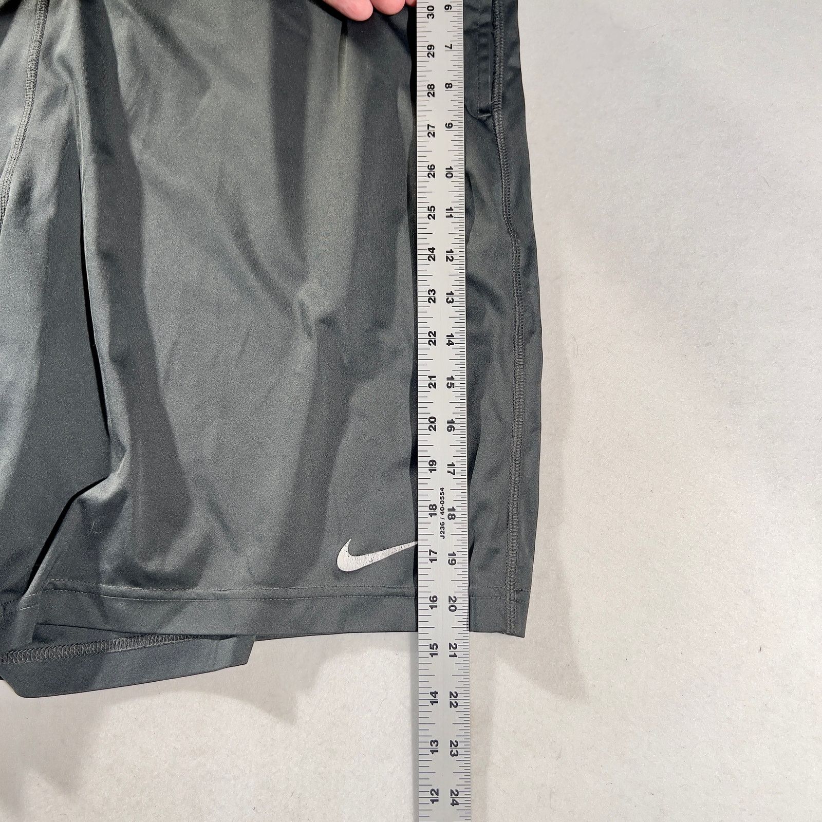 Nike Nike Dri-Fit Rams Football Shorts Men's W42" (Unstretched) Size US 42 / EU 58 - 10 Thumbnail