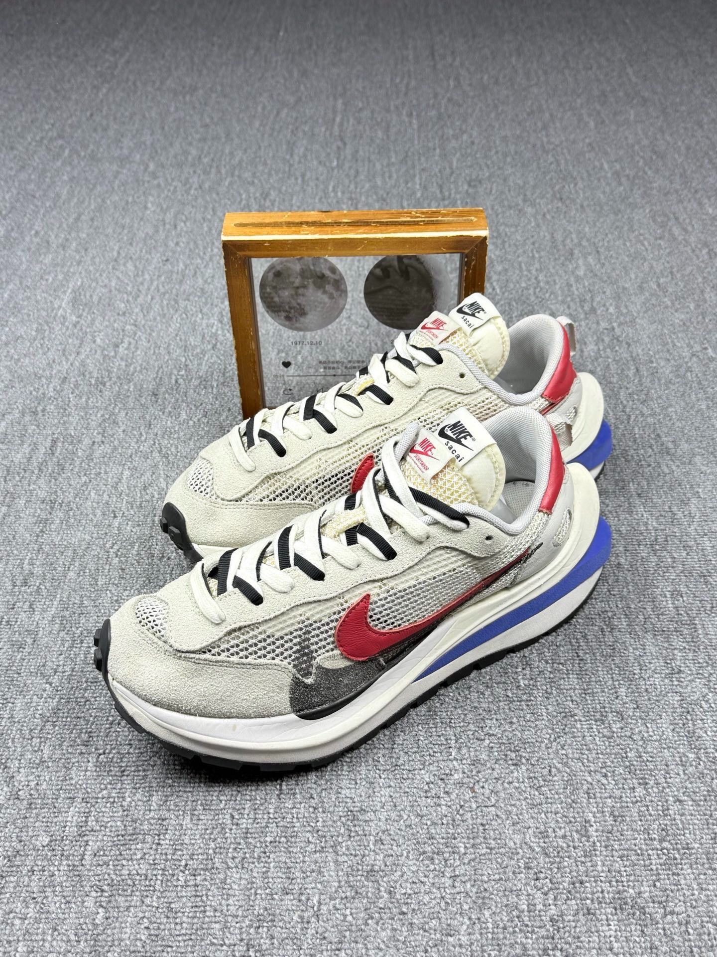 Nike Nike SACAI White Lowtop Sneakers 12 Men Size US 12 / EU 45 - 1 Thumbnail
