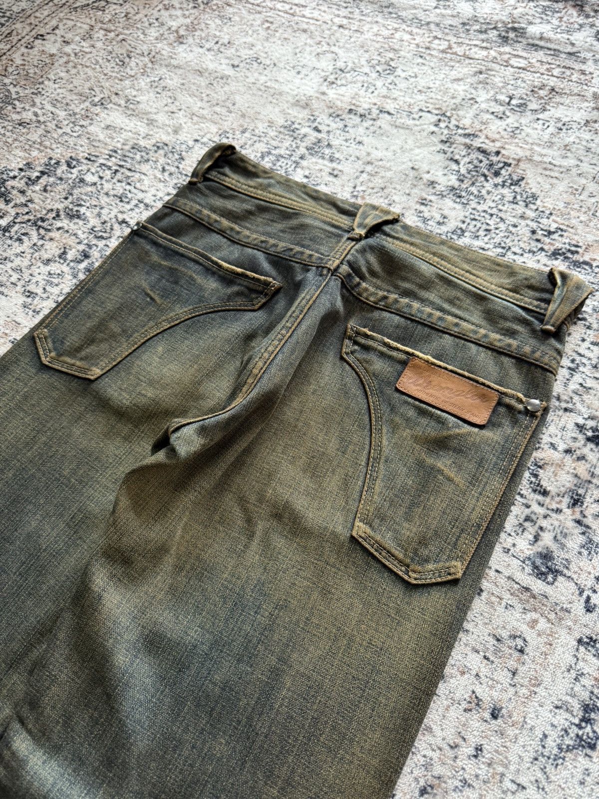 Le Grande Bleu (L.G.B.) Vintage Wrangler Gun Pocket Mud Wash Jeans Size US 30 / EU 46 - 12 Thumbnail