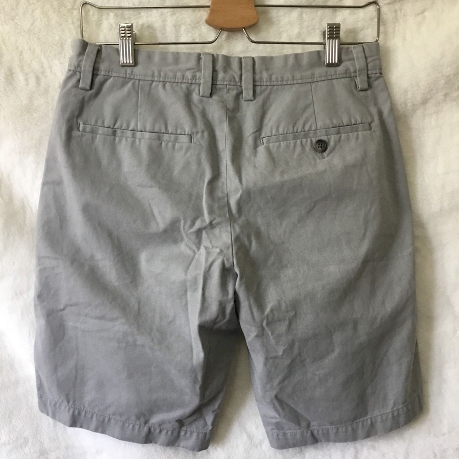 Banana Republic Banana Republic Men's Light Gray Aiden Chino Shorts Size US 28 / EU 44 - 14 Thumbnail