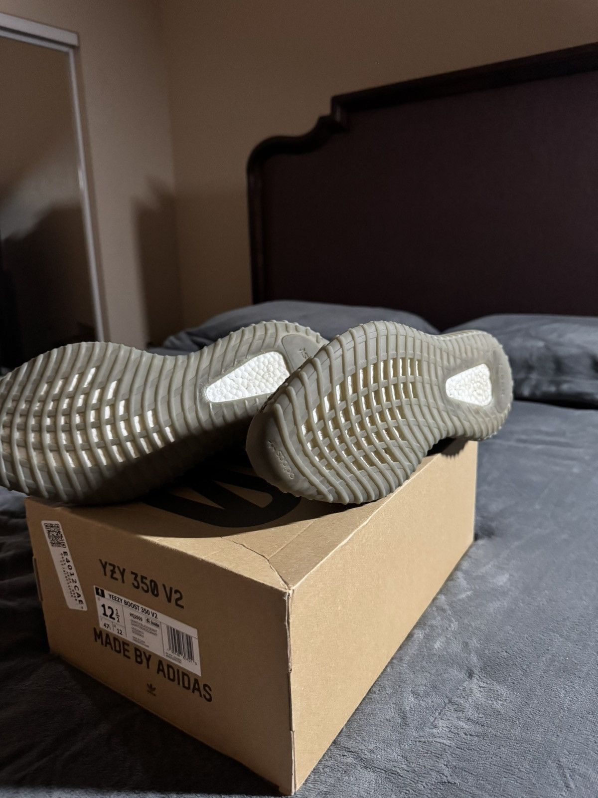 Adidas × Kanye West × Yeezy Yeezy Boost 350 V2 Granite Size US 12.5 / EU 45-46 - 2 Thumbnail